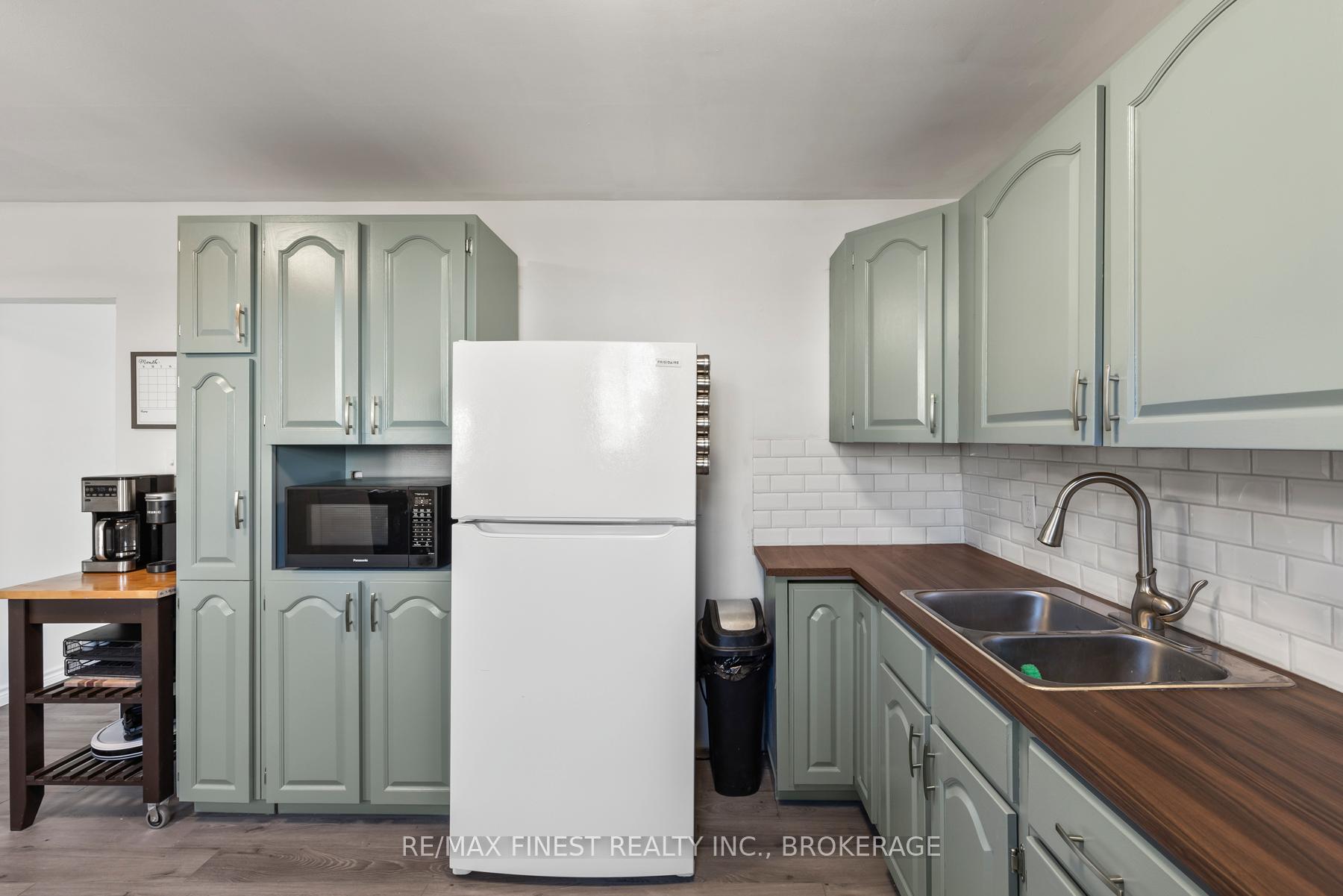 Photo 15 of Unit 6, 100 Thomas Street, Kingston, East of Sir John A. Blvd — HOMEH