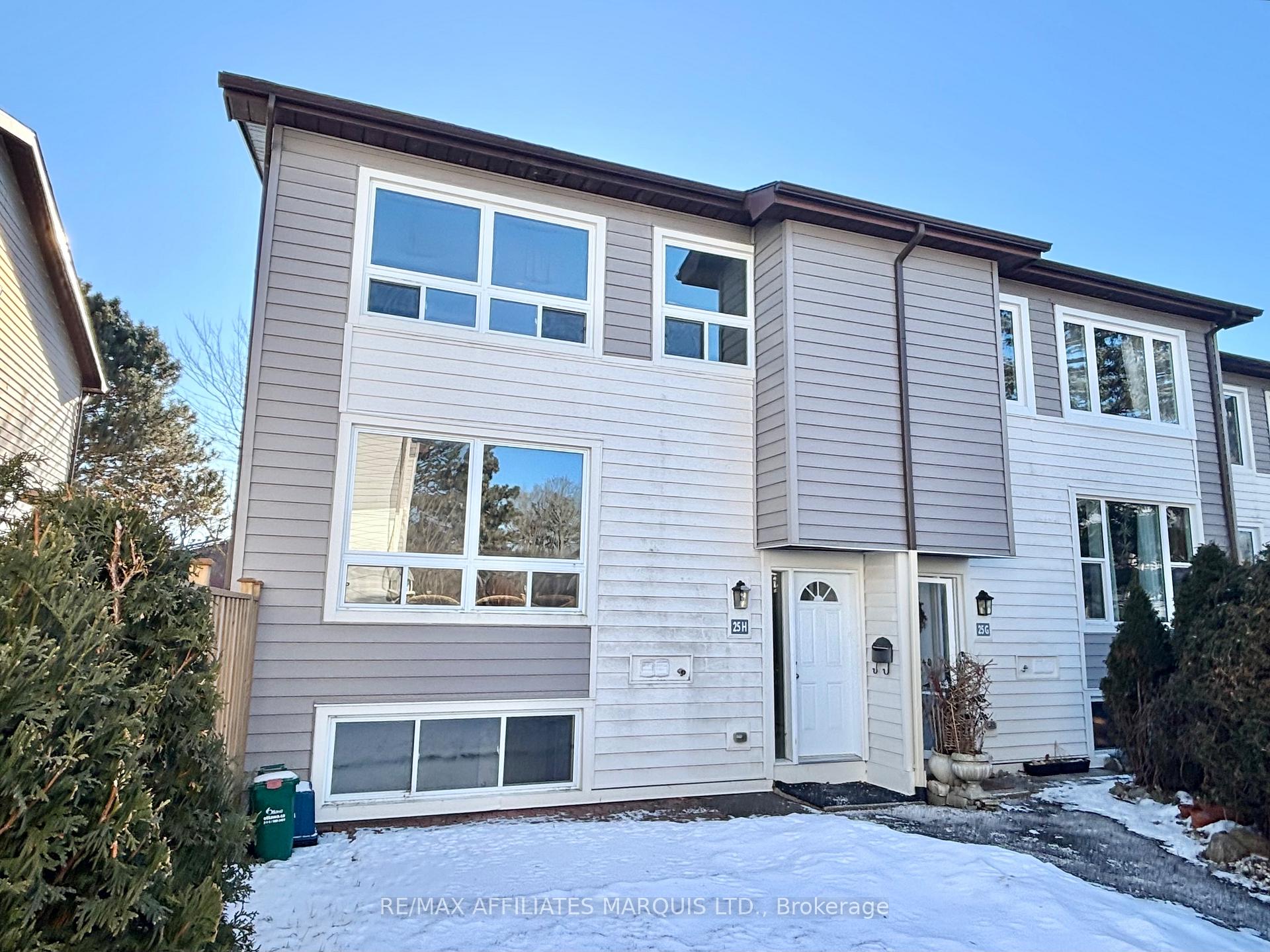 Front of Unit H, 25 Banner Road