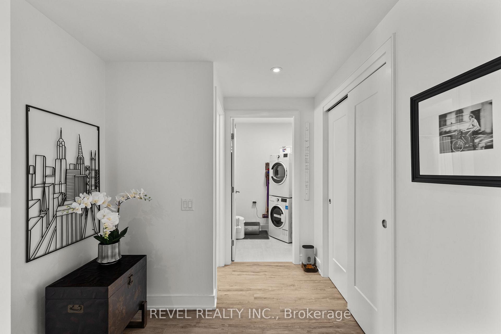 Photo 3 of Unit 306, 185 Dunlop Street E, Barrie, Lakeshore — HOMEH