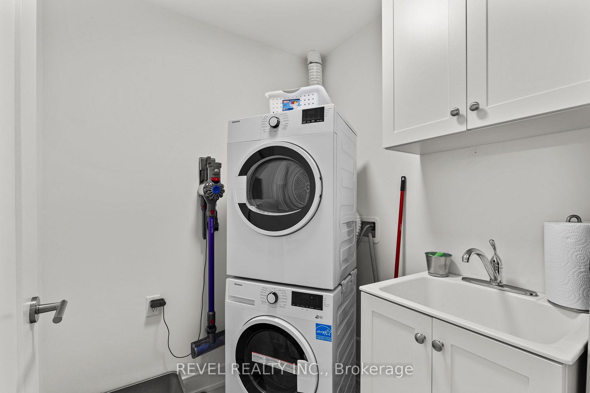 Photo 4 of Unit 306, 185 Dunlop Street E, Barrie, Lakeshore — HOMEH
