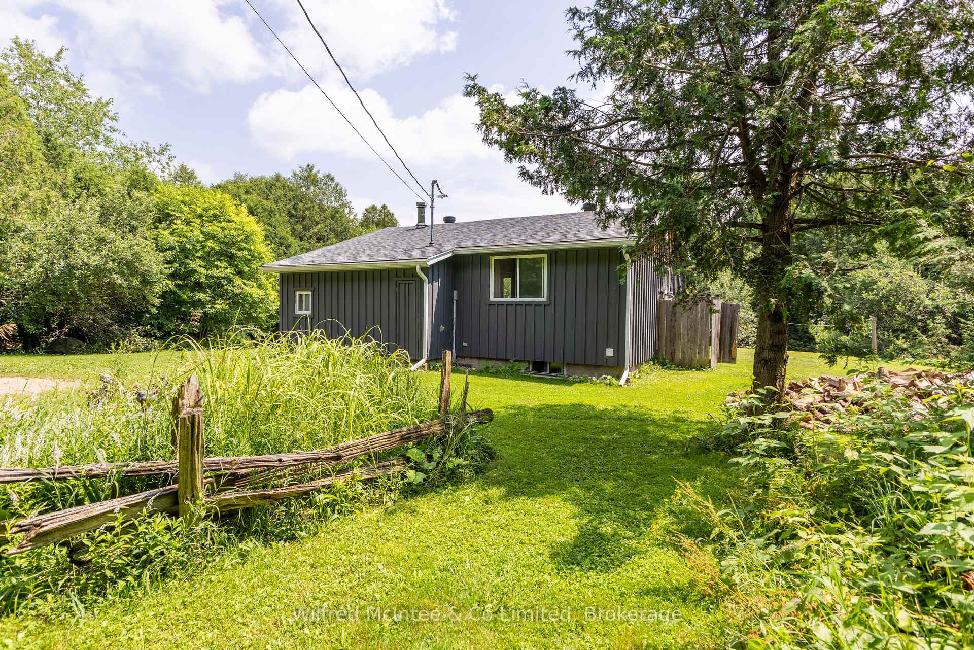 Photo 10 of 620026 Robson Road, Chatsworth — HOMEH