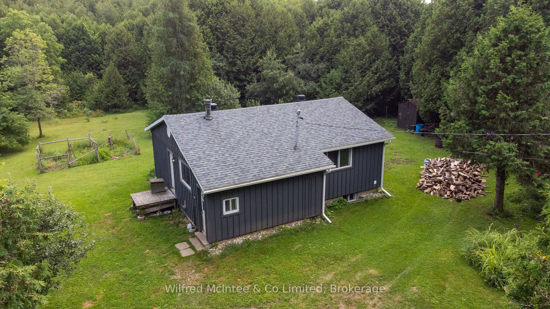 Photo 14 of 620026 Robson Road, Chatsworth — HOMEH