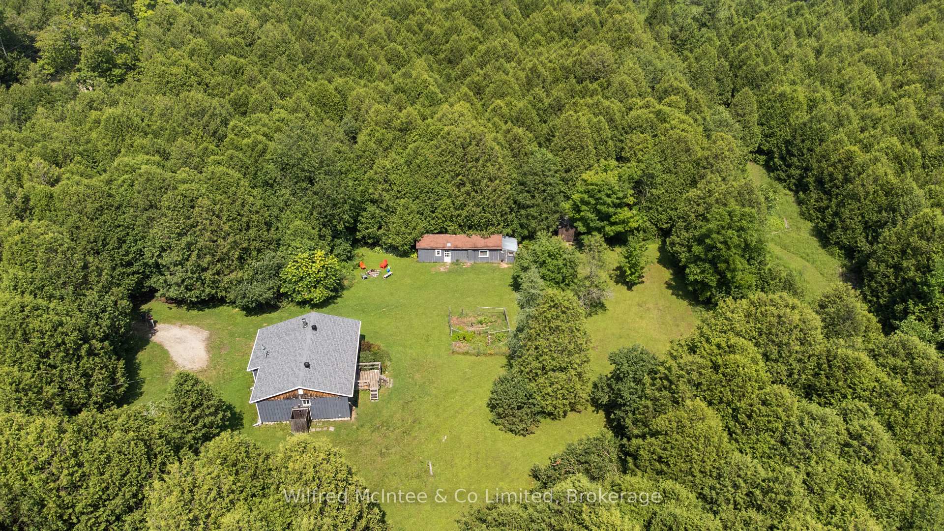 Photo 16 of 620026 Robson Road, Chatsworth — HOMEH