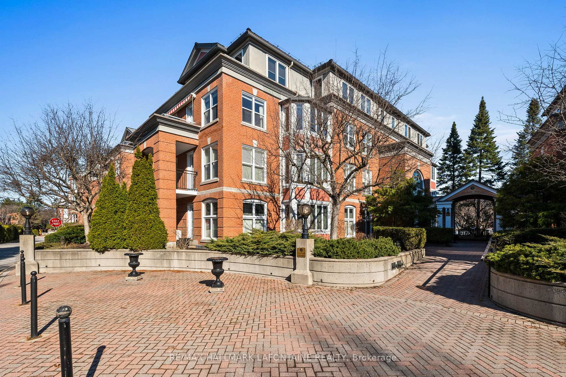Front of Unit 101, 21 Durham Private