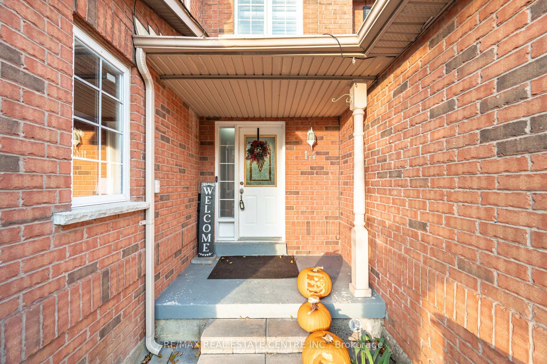 Photo 4 of Unit 14, 35 Malta Avenue, Brampton, Fletcher's Creek South — HOMEH