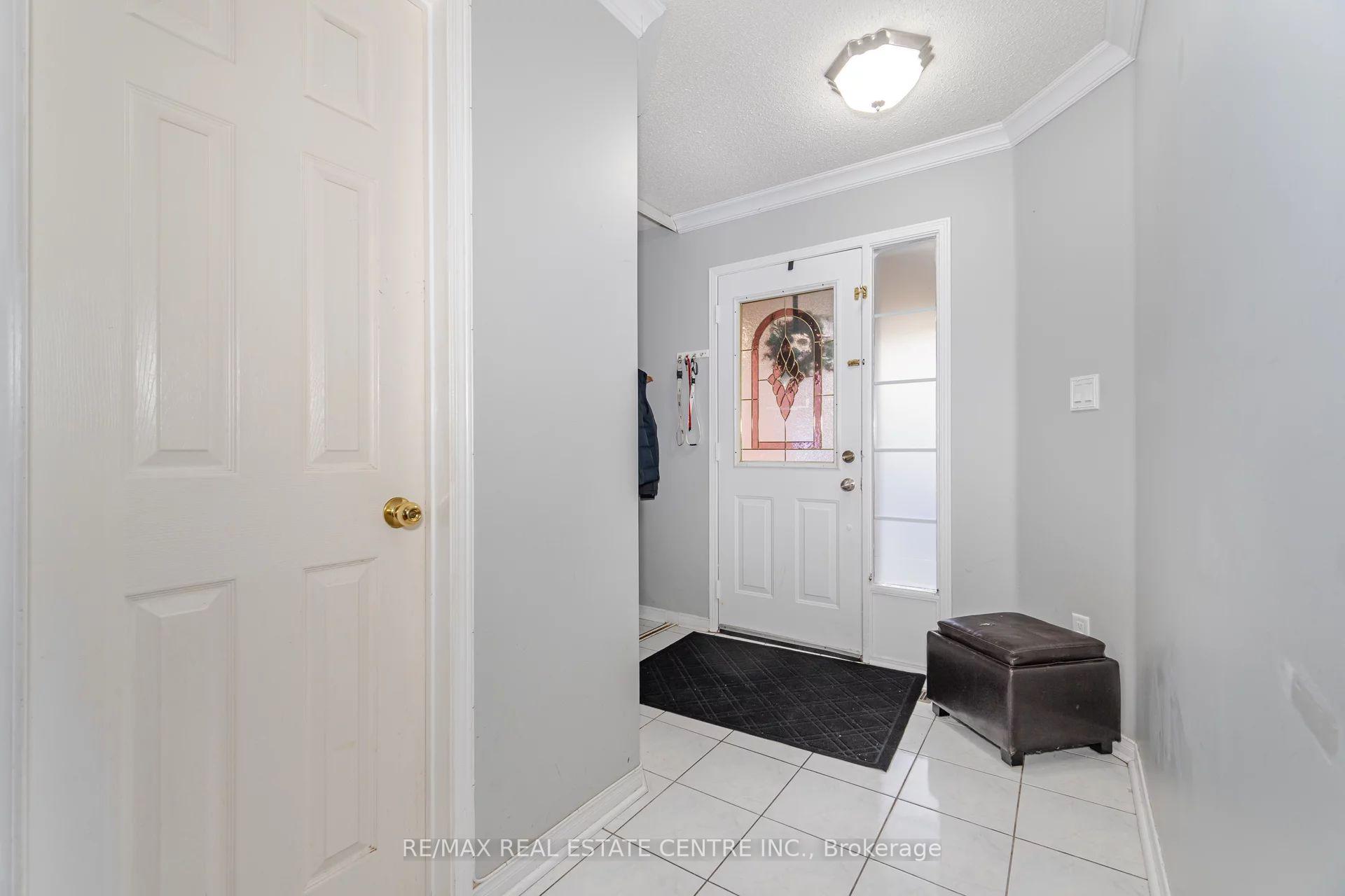 Photo 5 of Unit 14, 35 Malta Avenue, Brampton, Fletcher's Creek South — HOMEH