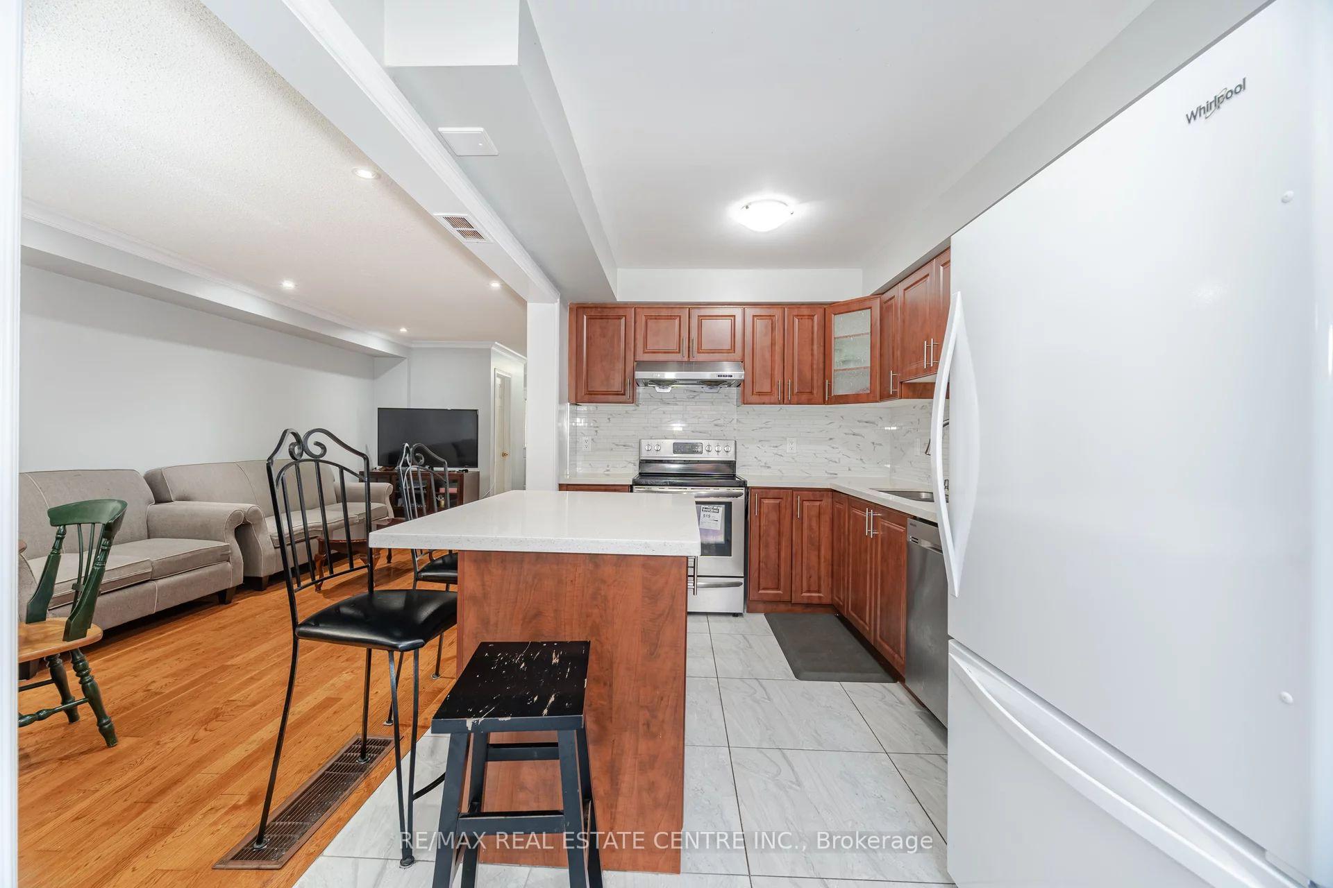 Photo 10 of Unit 14, 35 Malta Avenue, Brampton, Fletcher's Creek South — HOMEH