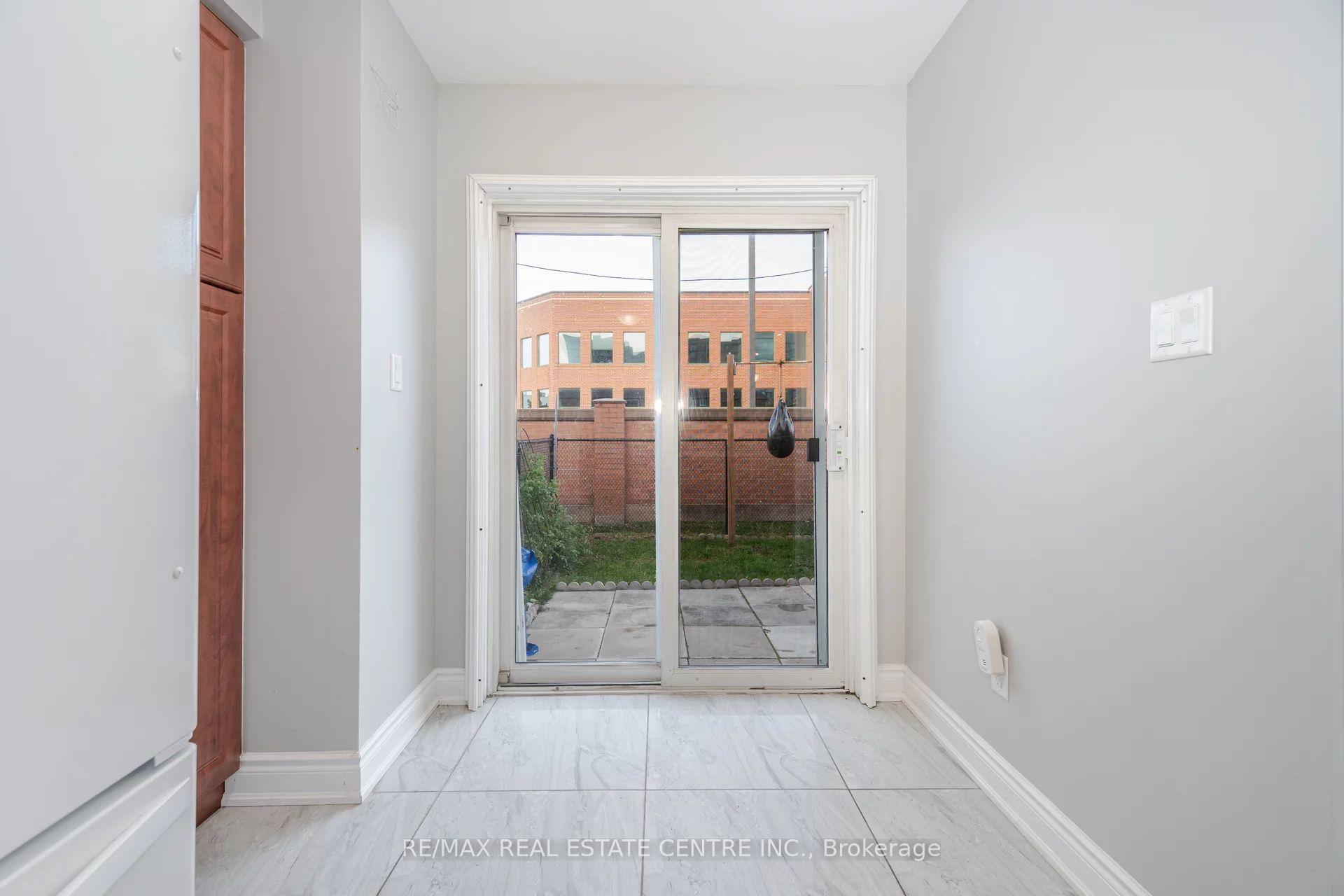 Photo 13 of Unit 14, 35 Malta Avenue, Brampton, Fletcher's Creek South — HOMEH