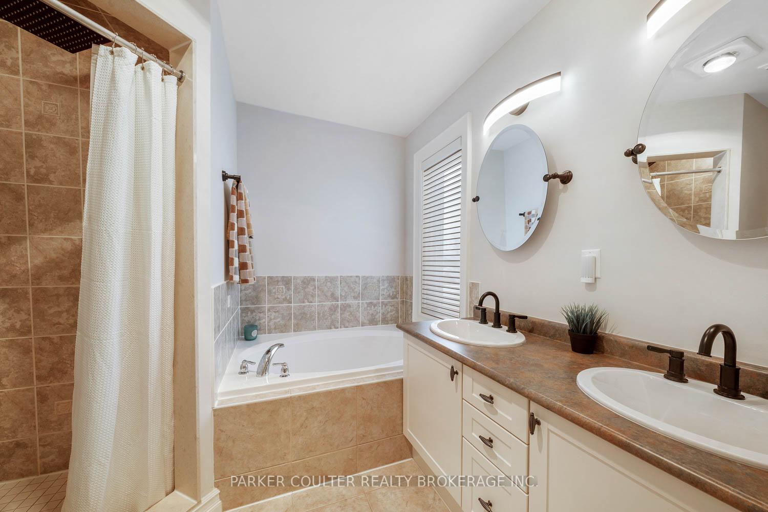 Photo 23 of Unit 42, 20 Wildrose Trail, Collingwood — HOMEH