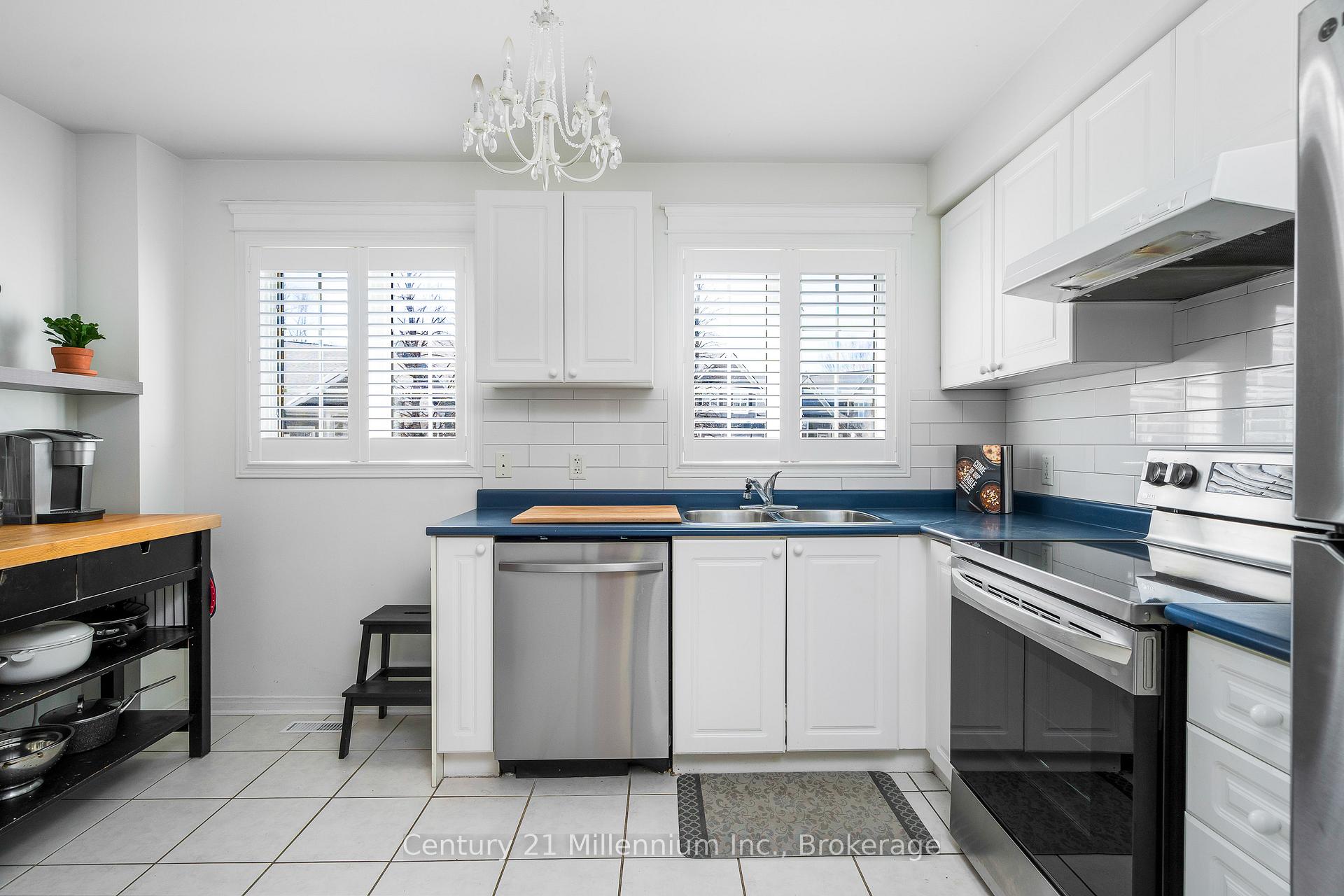 Photo 15 of 1 Westwind Drive, Collingwood — HOMEH