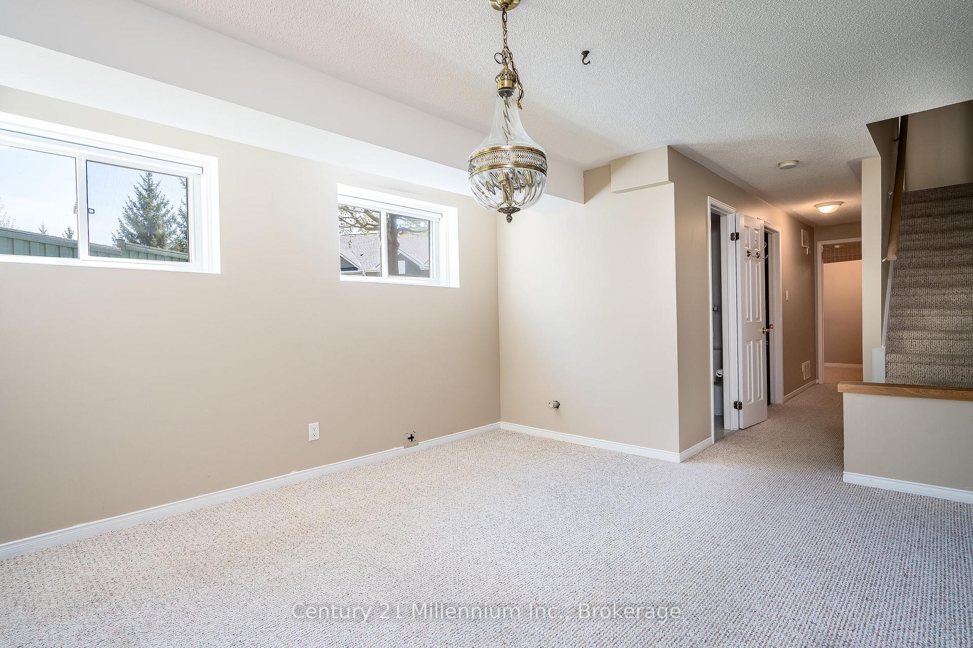 Photo 44 of 1 Westwind Drive, Collingwood — HOMEH