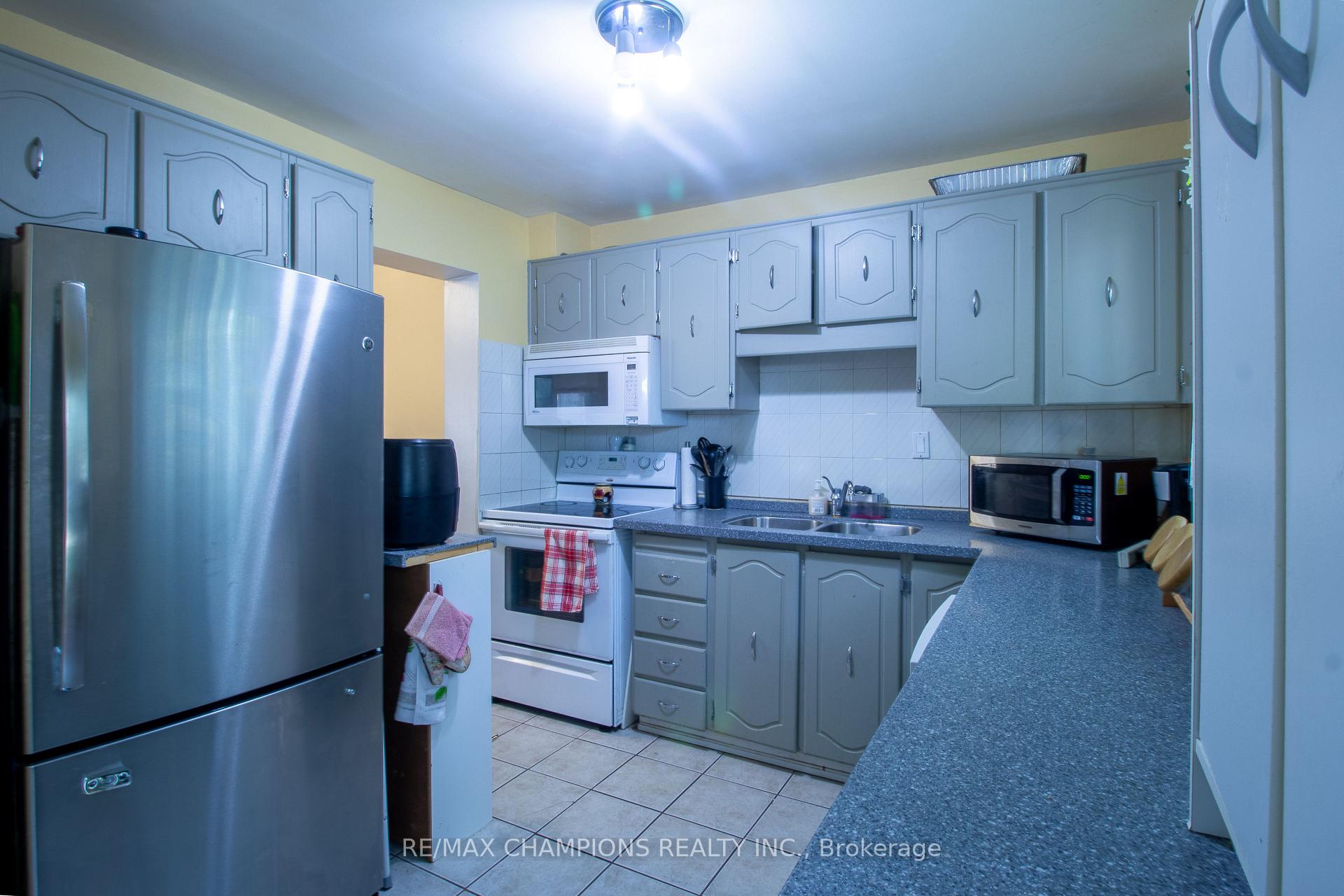 Photo 11 of Unit 72, 105 Hansen Road N, Brampton, Madoc — HOMEH
