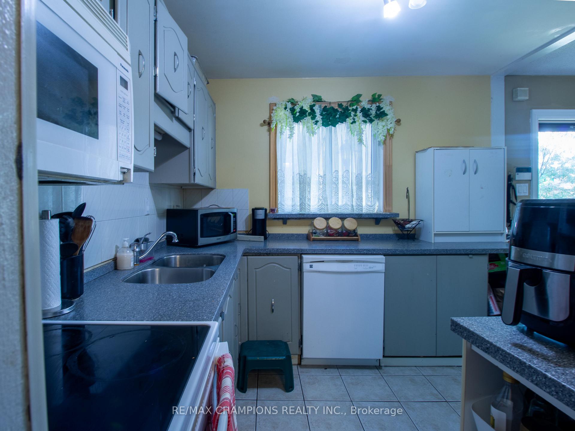 Photo 12 of Unit 72, 105 Hansen Road N, Brampton, Madoc — HOMEH