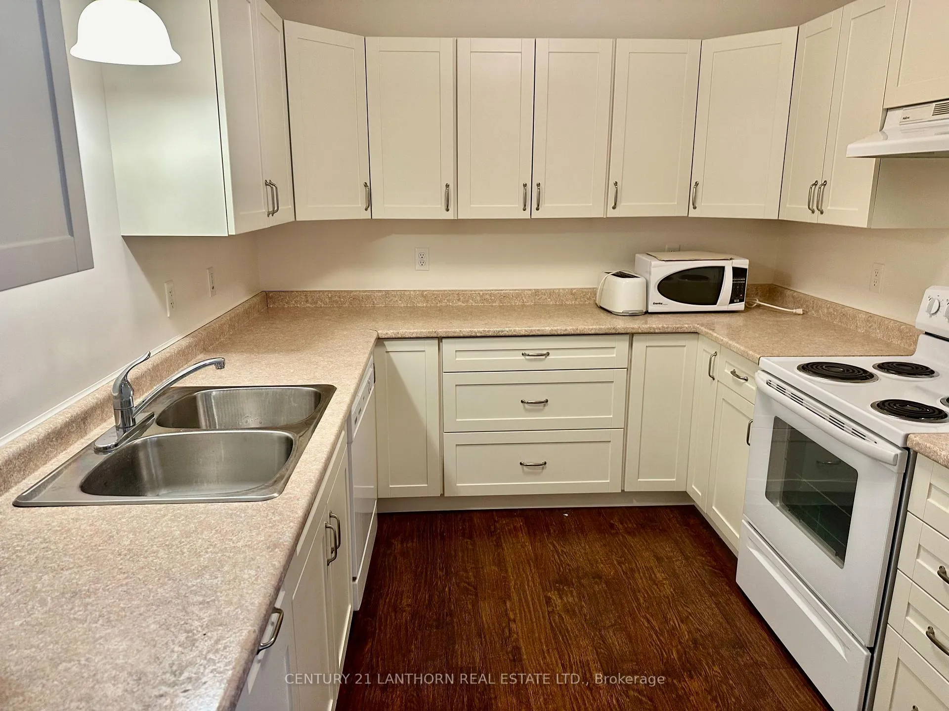 Photo 9 of Unit 3, 494 Metcalf Street, Tweed, Tweed (Village) — HOMEH