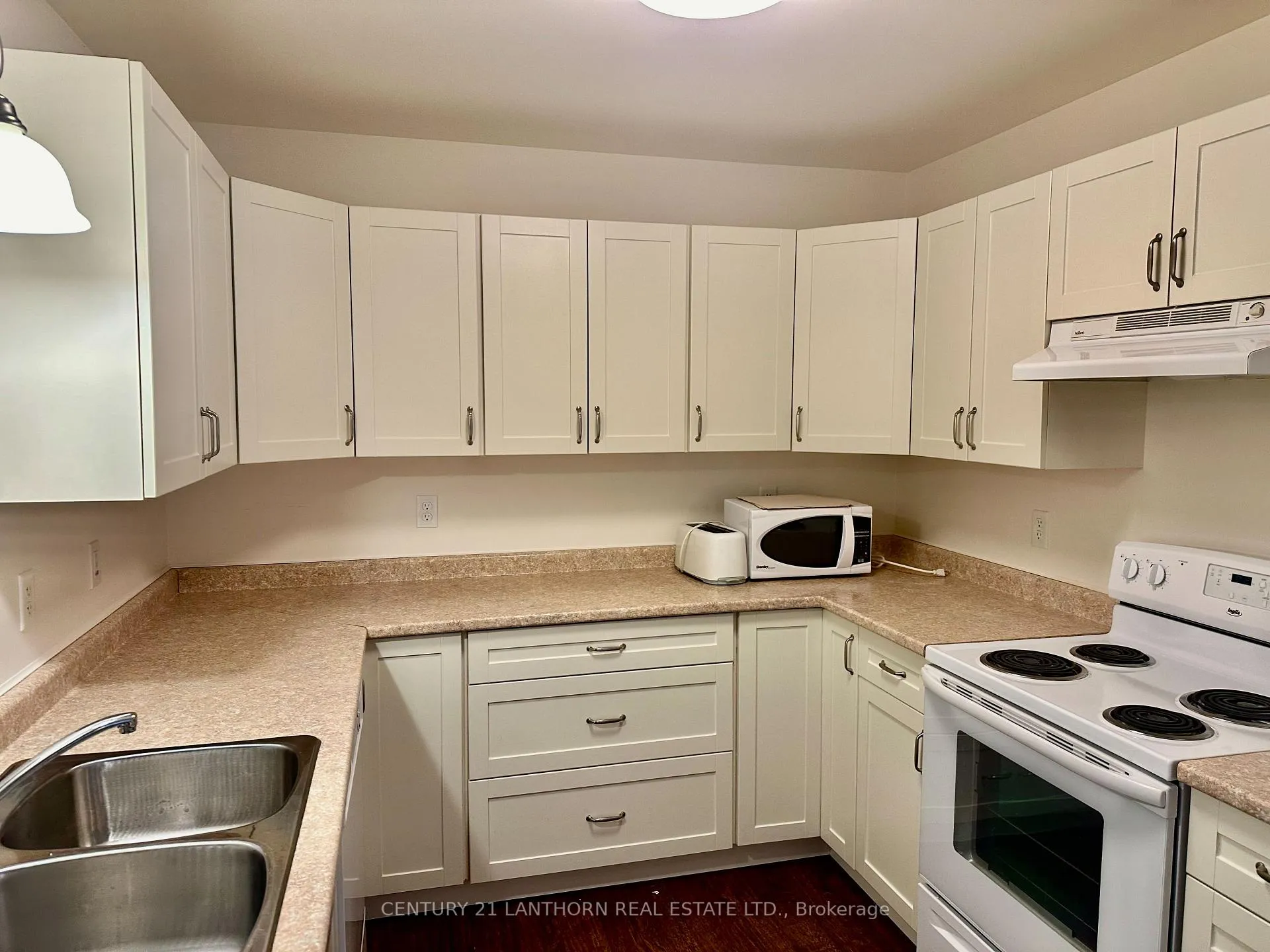 Photo 10 of Unit 3, 494 Metcalf Street, Tweed, Tweed (Village) — HOMEH
