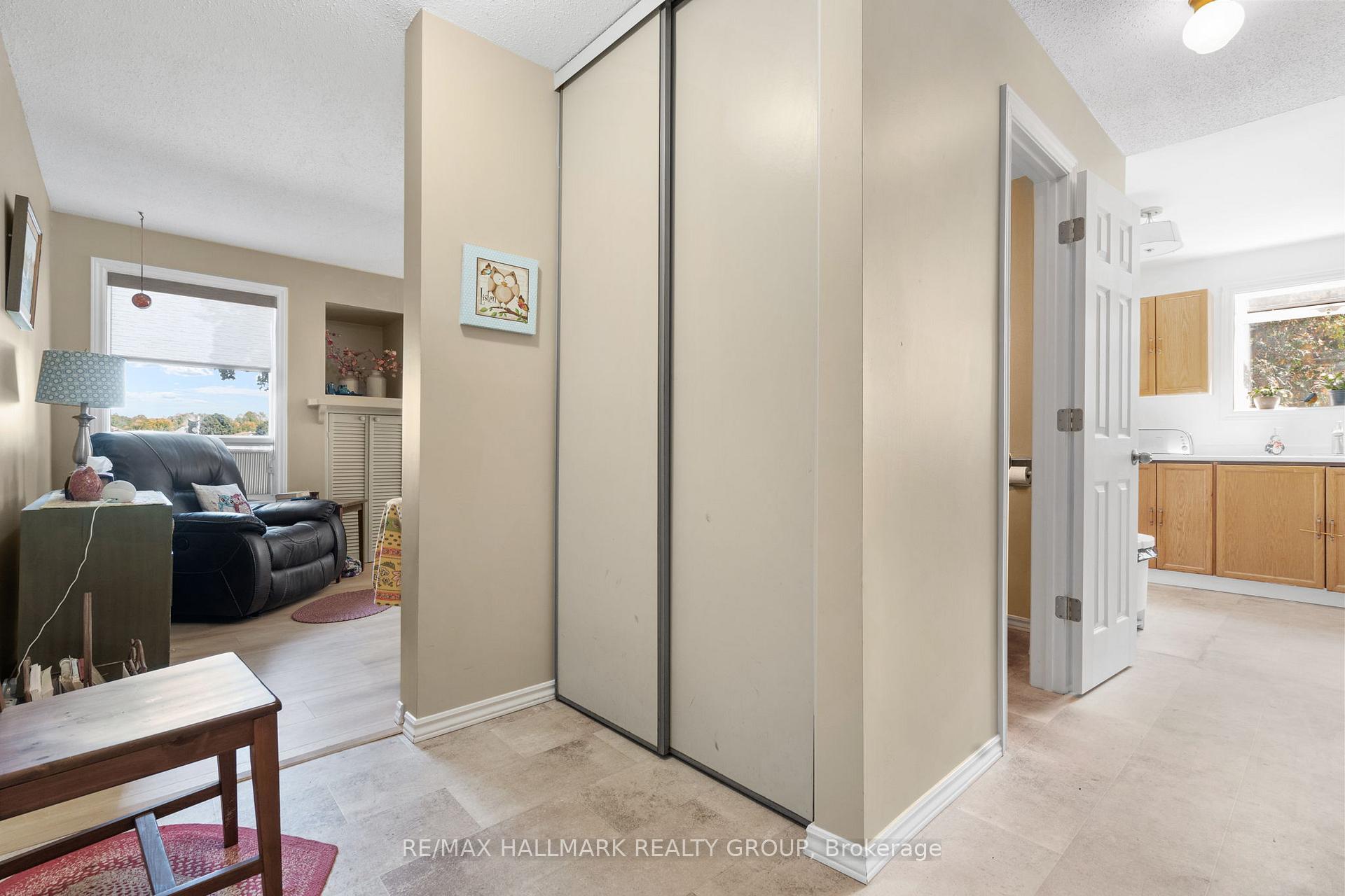 Photo 4 of Unit D, 3070 Councillors Way, Ottawa, Blossom Park/Leitrim — HOMEH