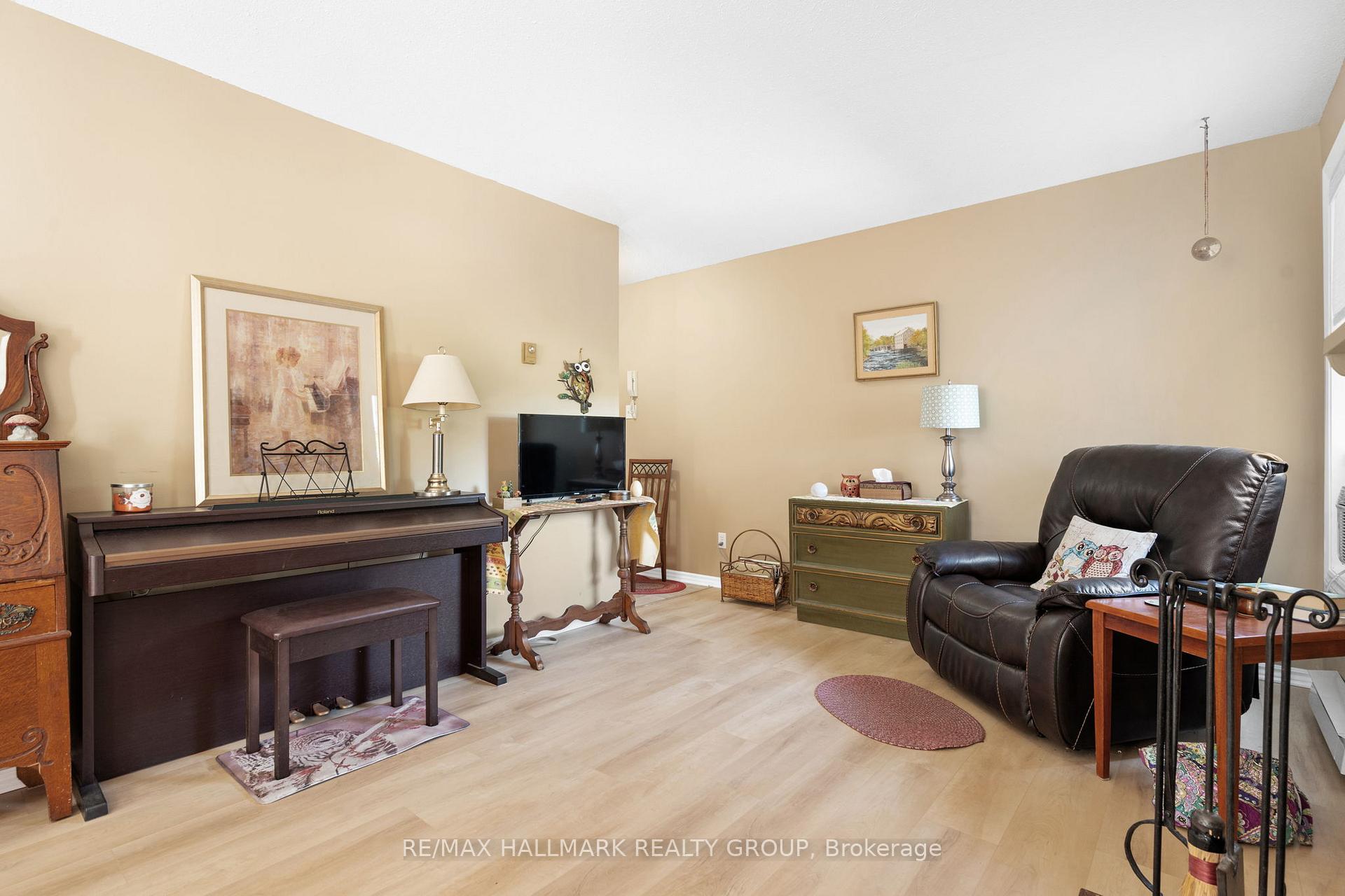 Photo 6 of Unit D, 3070 Councillors Way, Ottawa, Blossom Park/Leitrim — HOMEH