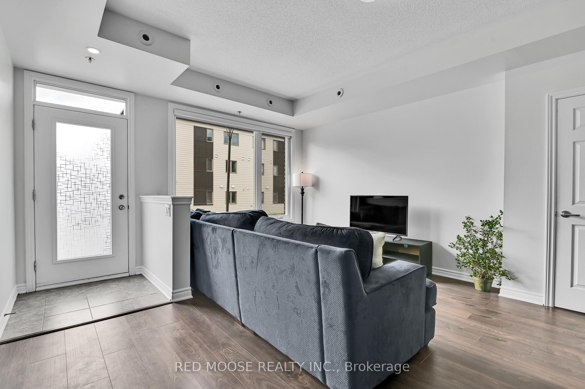 Photo 3 of 515 Takamose Private, Ottawa, CFB Rockcliffe and Area — HOMEH