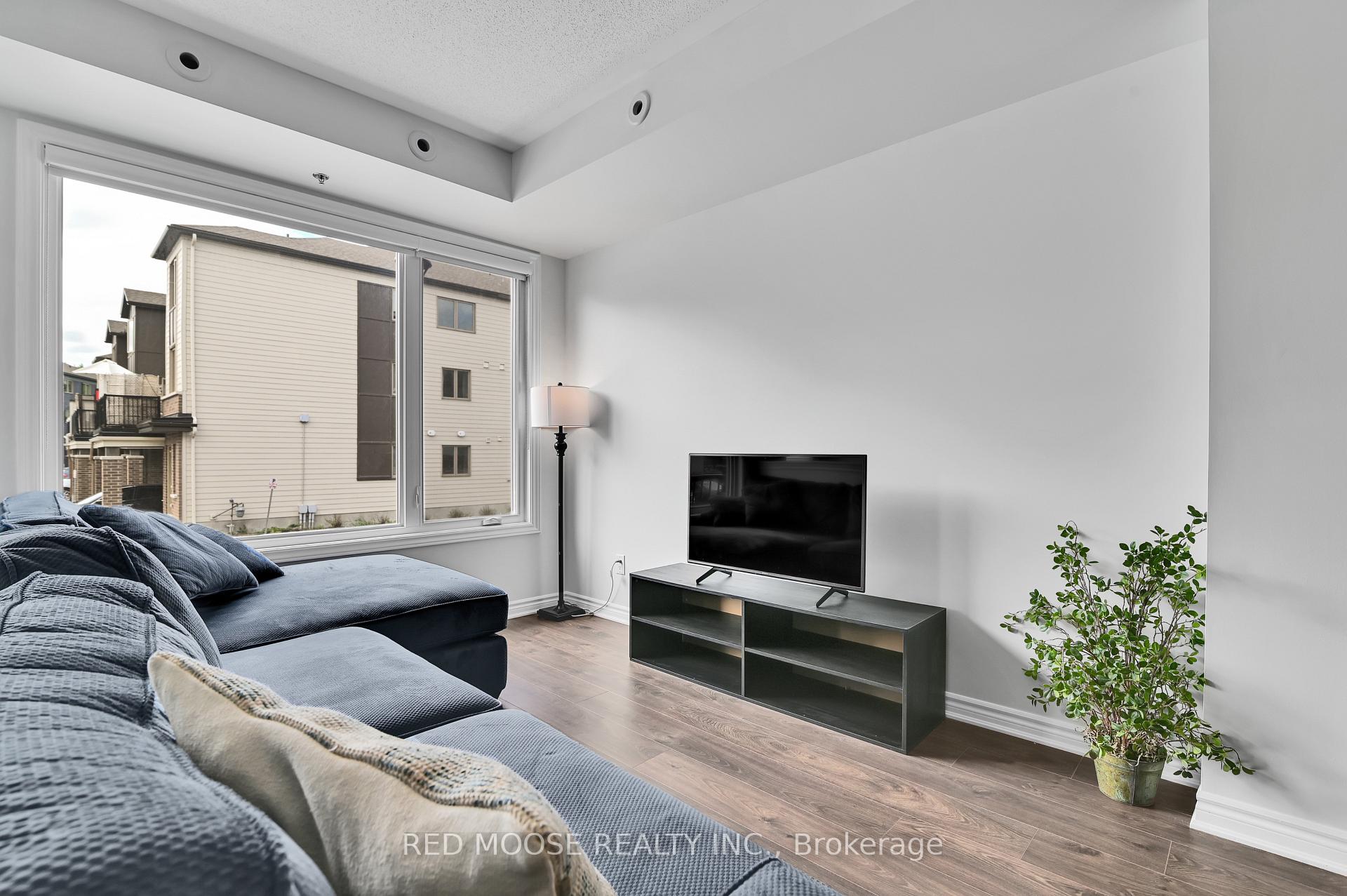 Photo 4 of 515 Takamose Private, Ottawa, CFB Rockcliffe and Area — HOMEH