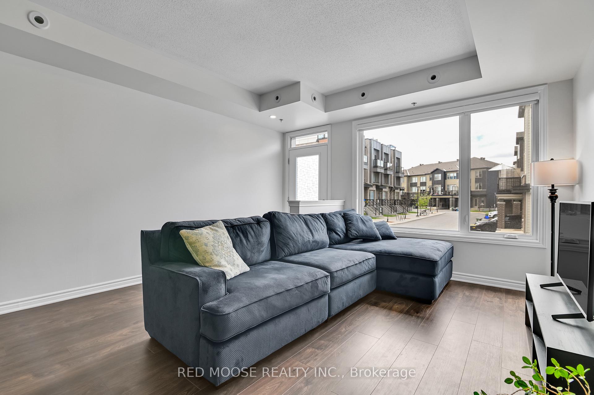Photo 6 of 515 Takamose Private, Ottawa, CFB Rockcliffe and Area — HOMEH
