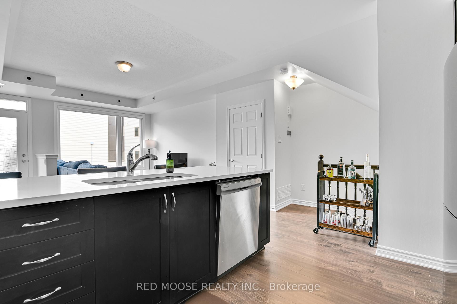 Photo 13 of 515 Takamose Private, Ottawa, CFB Rockcliffe and Area — HOMEH