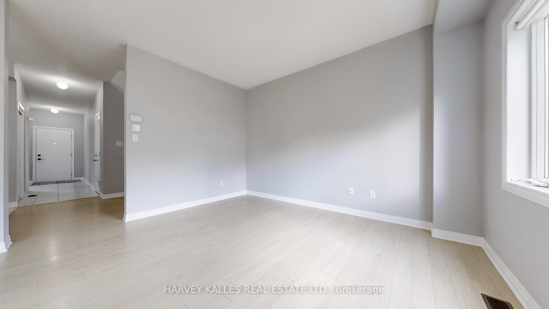 Photo 7 of 32 Bedford Estates Crescent, Barrie, Bayshore — HOMEH
