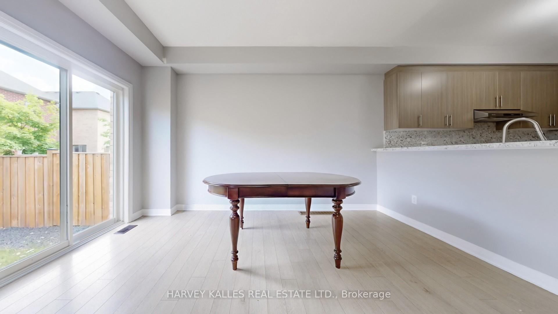 Photo 9 of 32 Bedford Estates Crescent, Barrie, Bayshore — HOMEH