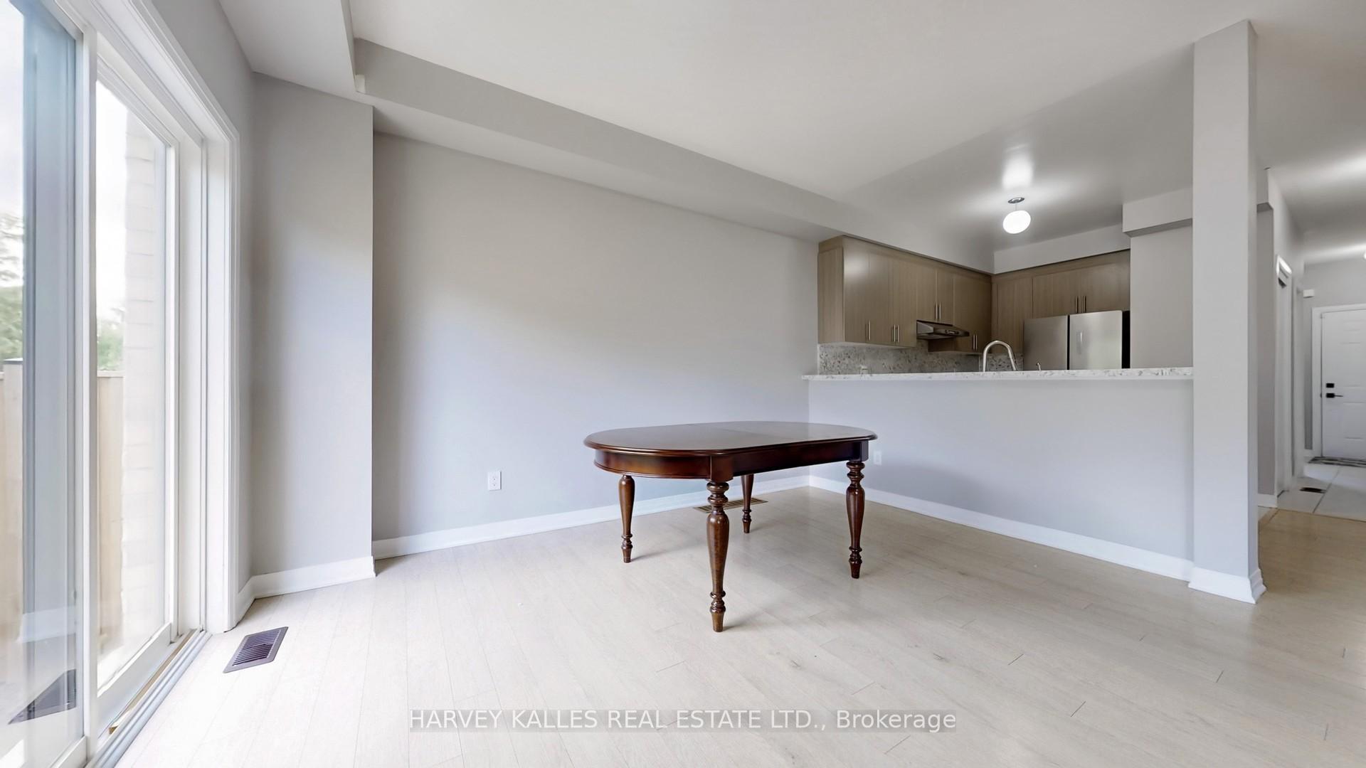 Photo 10 of 32 Bedford Estates Crescent, Barrie, Bayshore — HOMEH