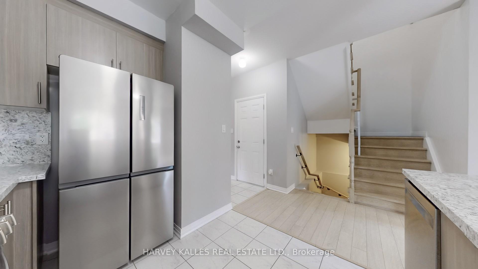 Photo 14 of 32 Bedford Estates Crescent, Barrie, Bayshore — HOMEH