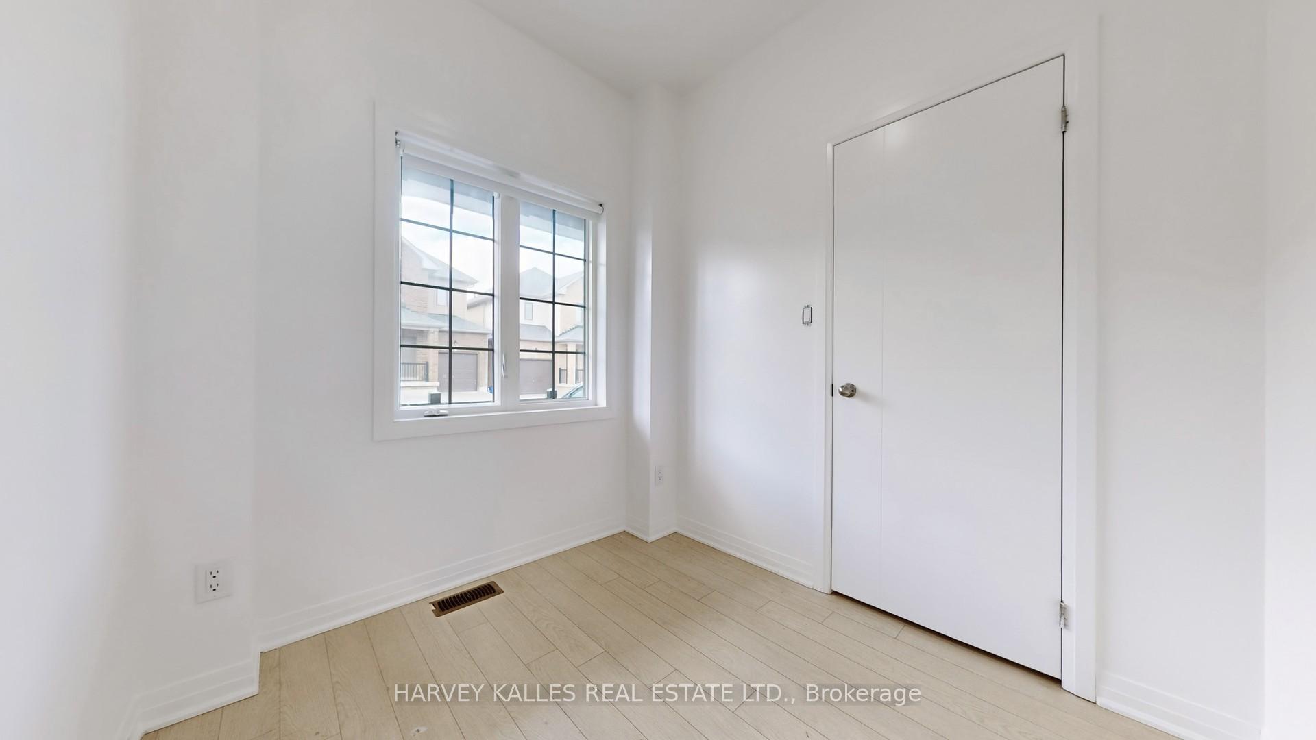 Photo 18 of 32 Bedford Estates Crescent, Barrie, Bayshore — HOMEH