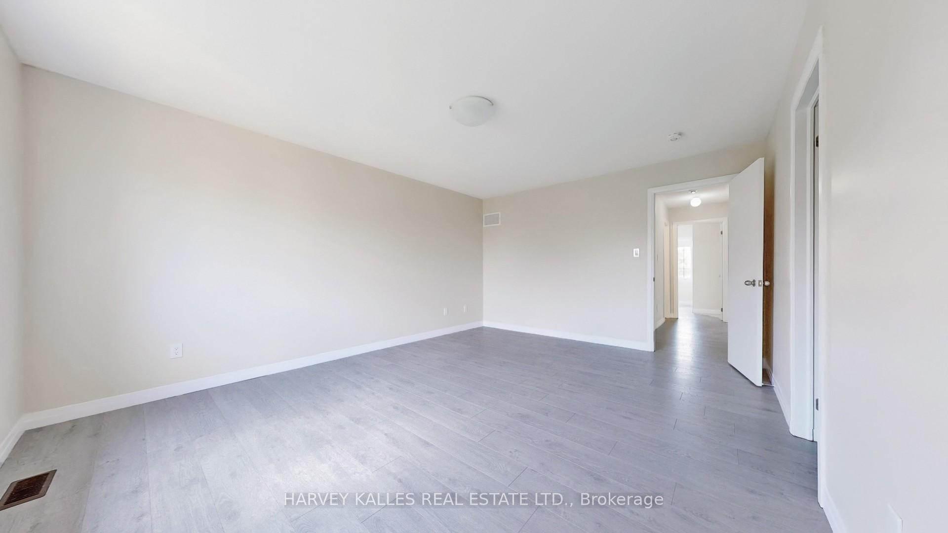 Photo 26 of 32 Bedford Estates Crescent, Barrie, Bayshore — HOMEH