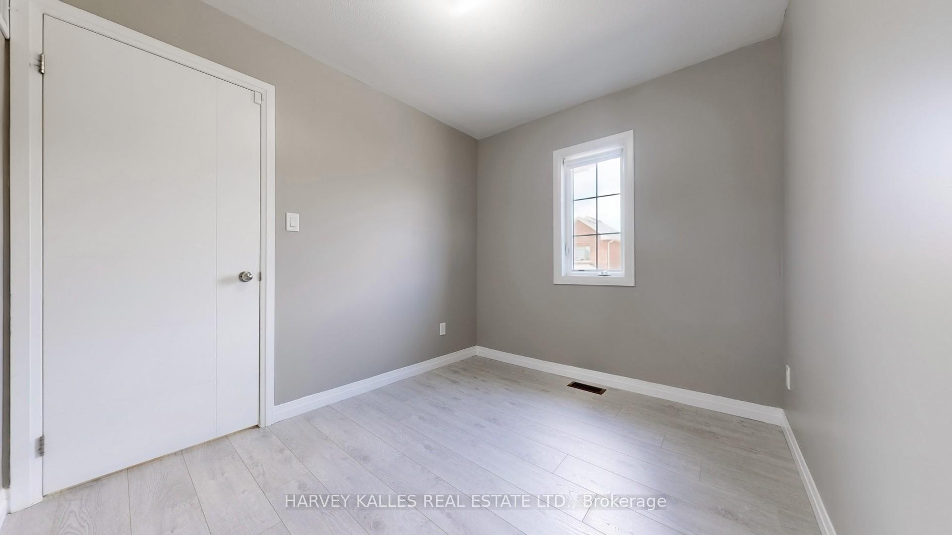 Photo 31 of 32 Bedford Estates Crescent, Barrie, Bayshore — HOMEH