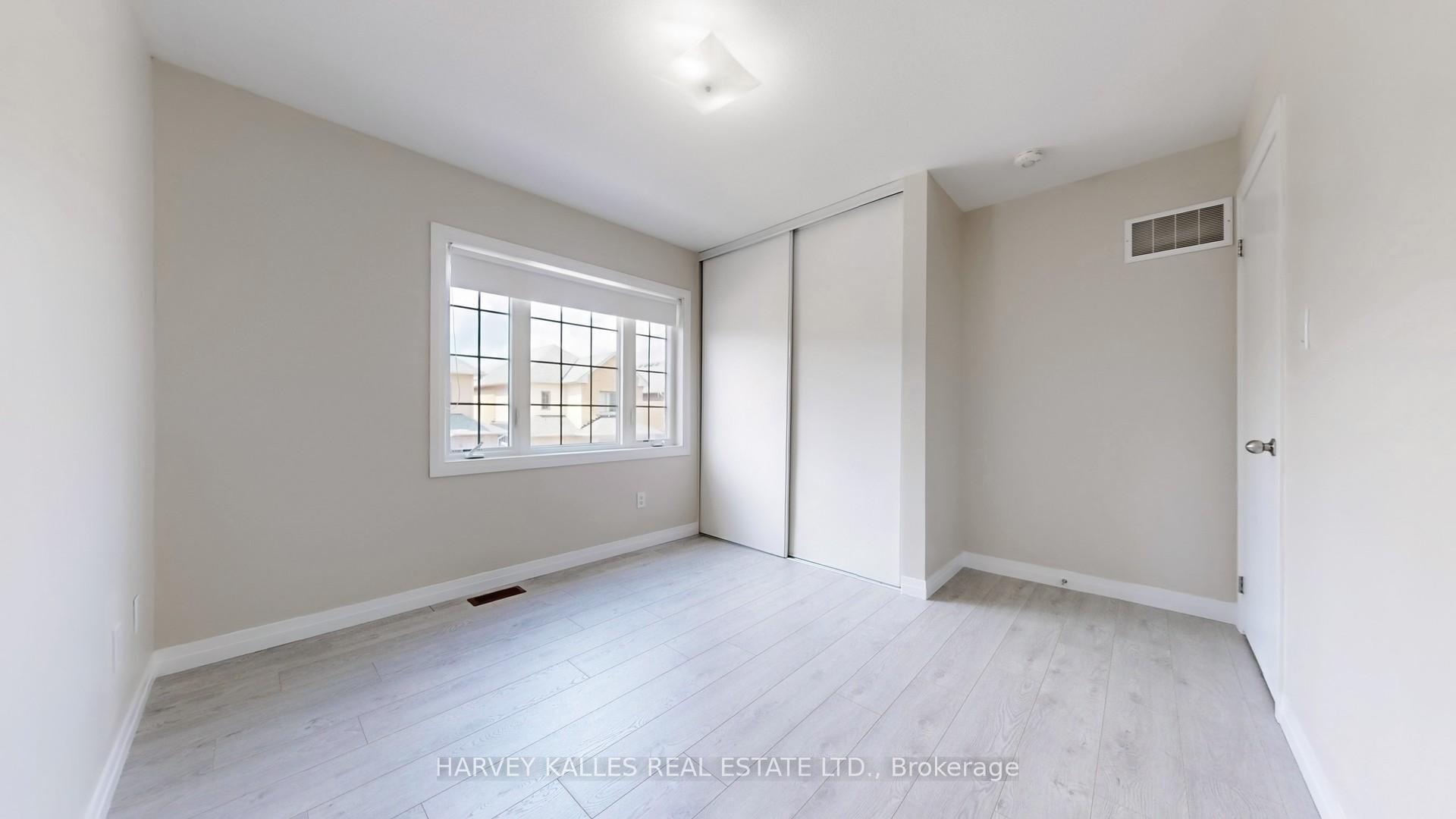 Photo 33 of 32 Bedford Estates Crescent, Barrie, Bayshore — HOMEH