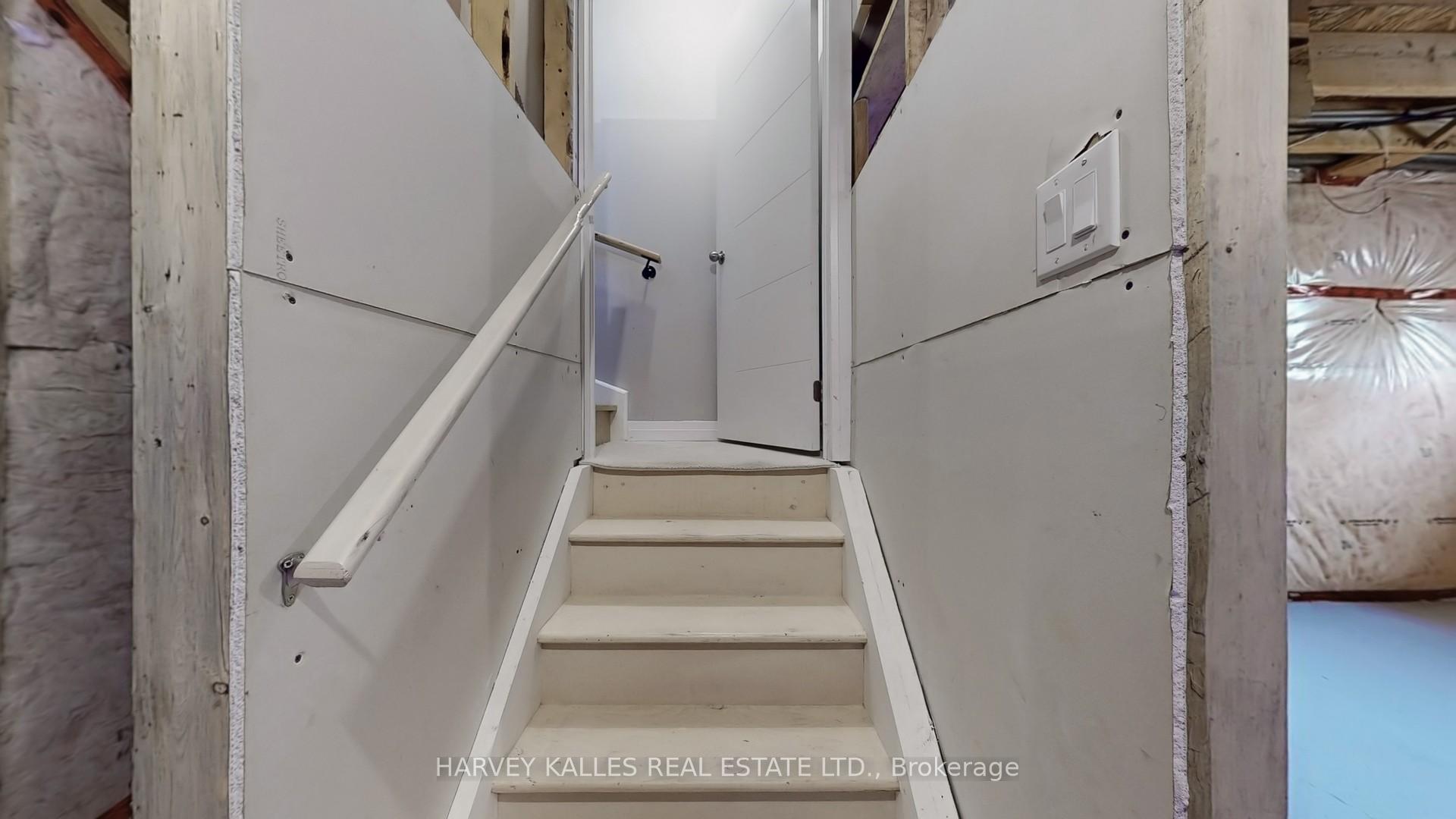 Photo 38 of 32 Bedford Estates Crescent, Barrie, Bayshore — HOMEH