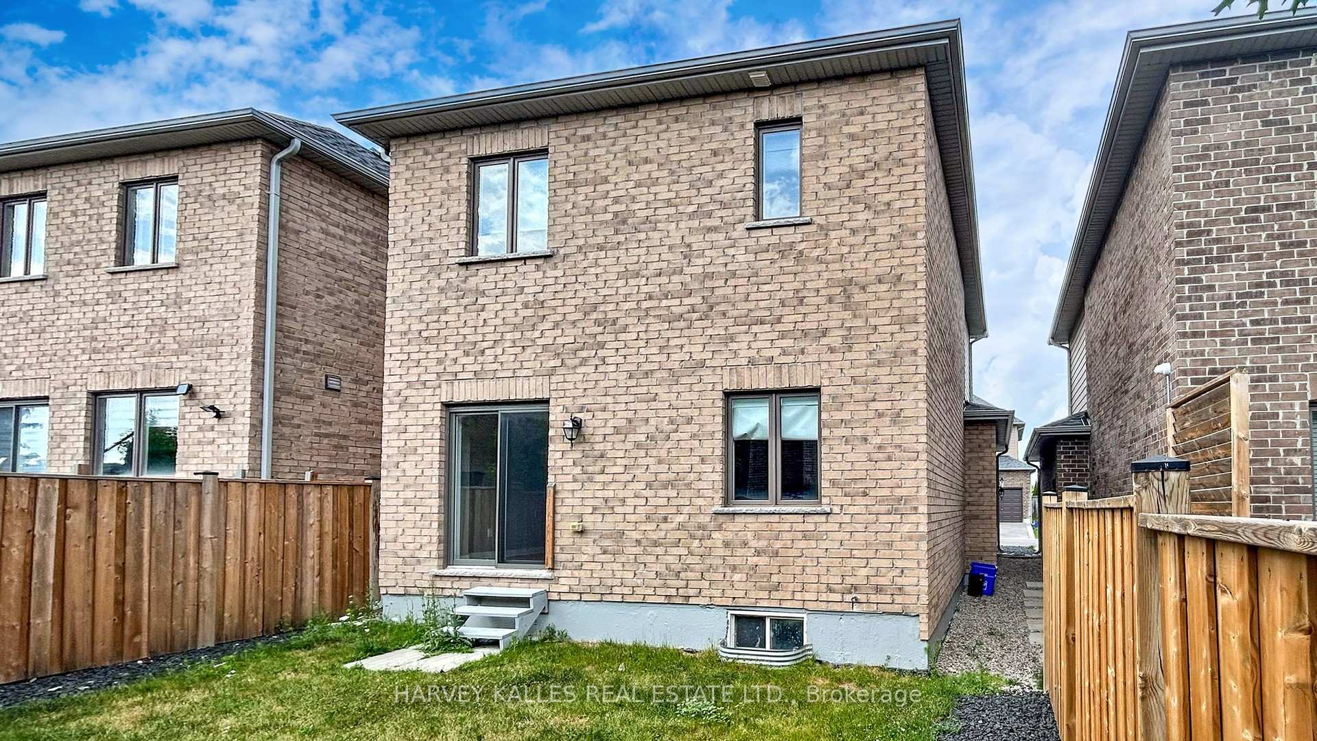 Photo 44 of 32 Bedford Estates Crescent, Barrie, Bayshore — HOMEH
