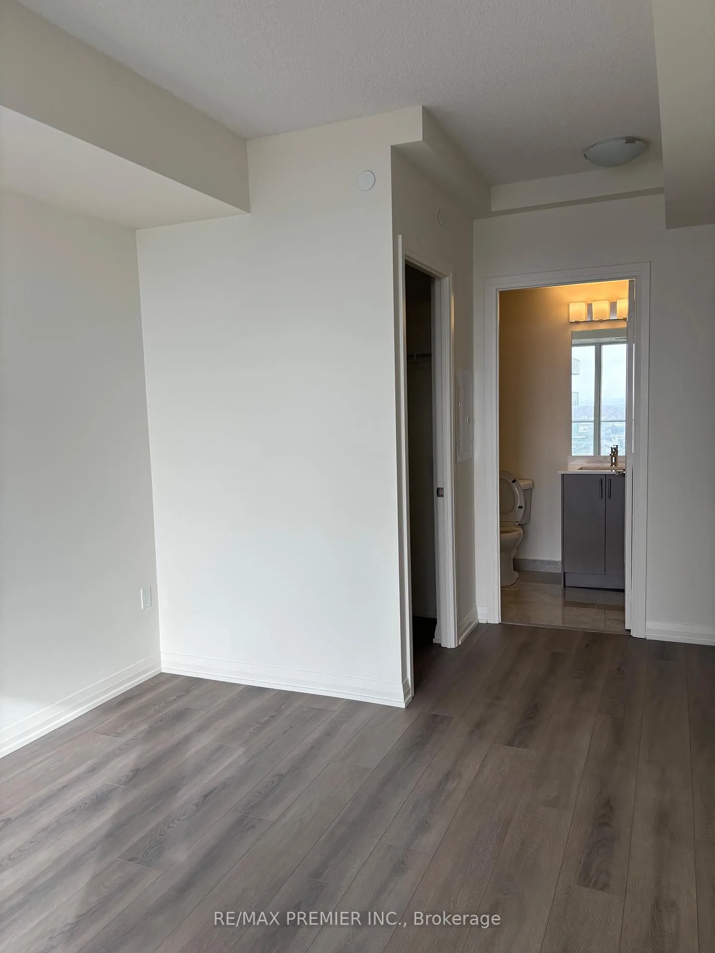 Photo 11 of Unit 1410, 8960 Jane Street, Vaughan, Vellore Village — HOMEH