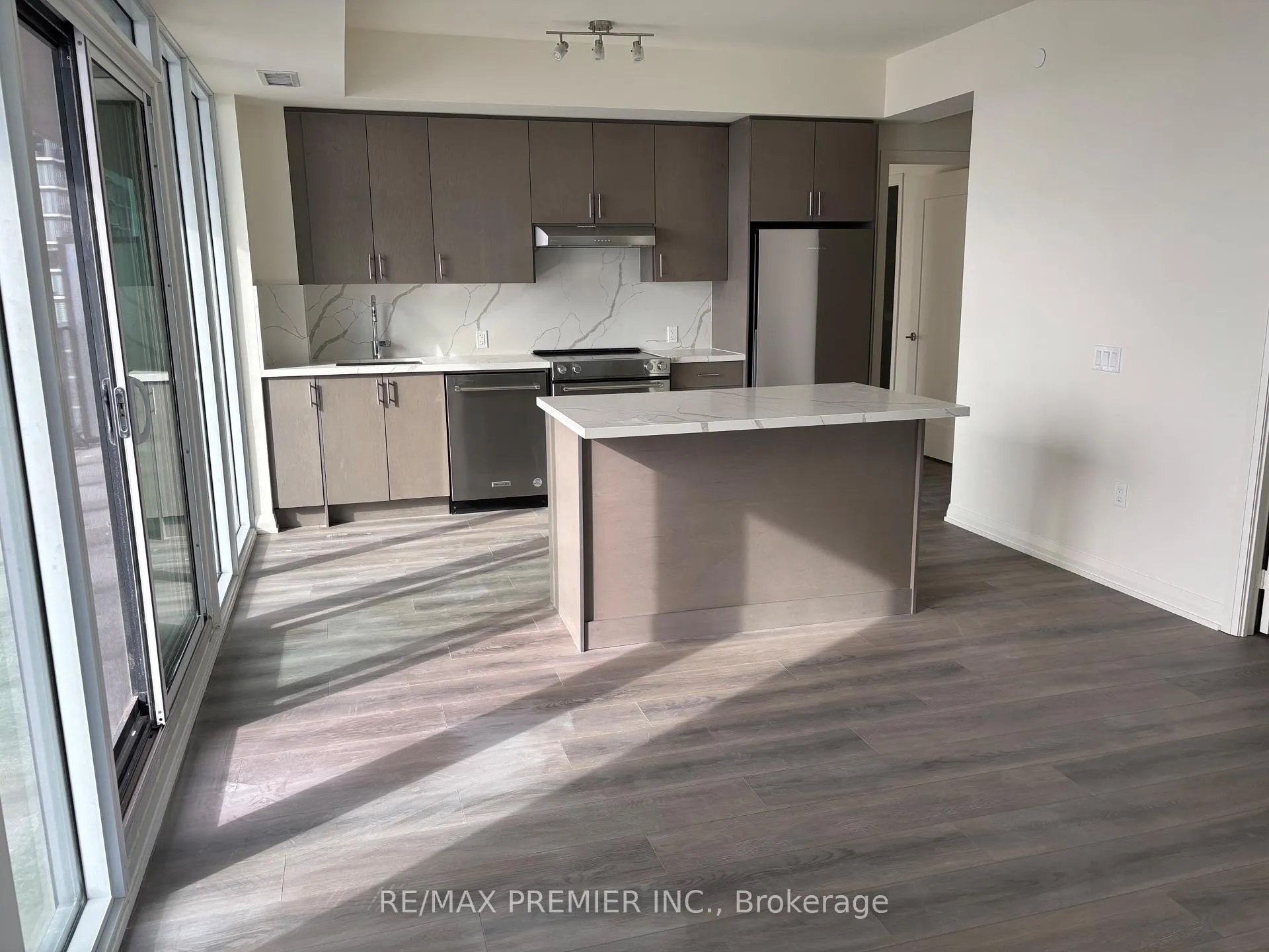 Photo 13 of Unit 1410, 8960 Jane Street, Vaughan, Vellore Village — HOMEH