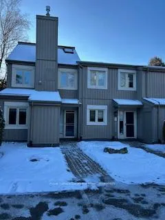 Photo 2 of 587 Oxbow Crescent, Collingwood — HOMEH