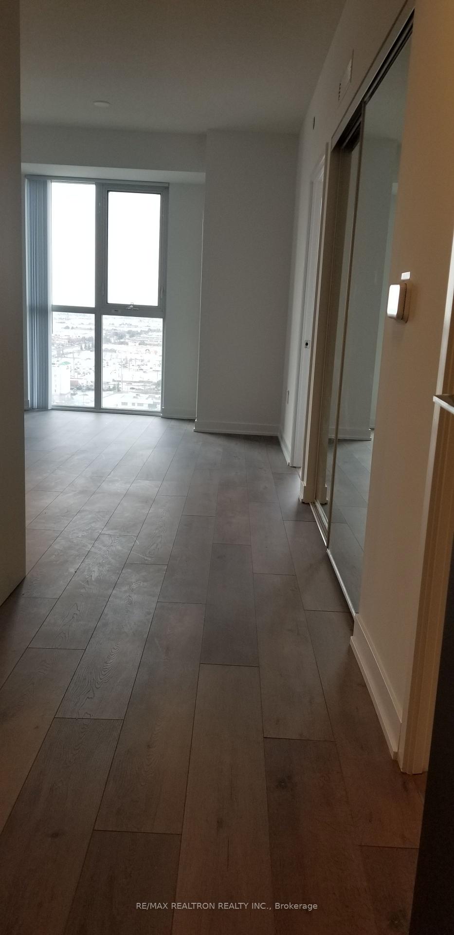 Photo 2 of Unit 1916, 38 Honeycrisp Crescent, Vaughan, Concord — HOMEH