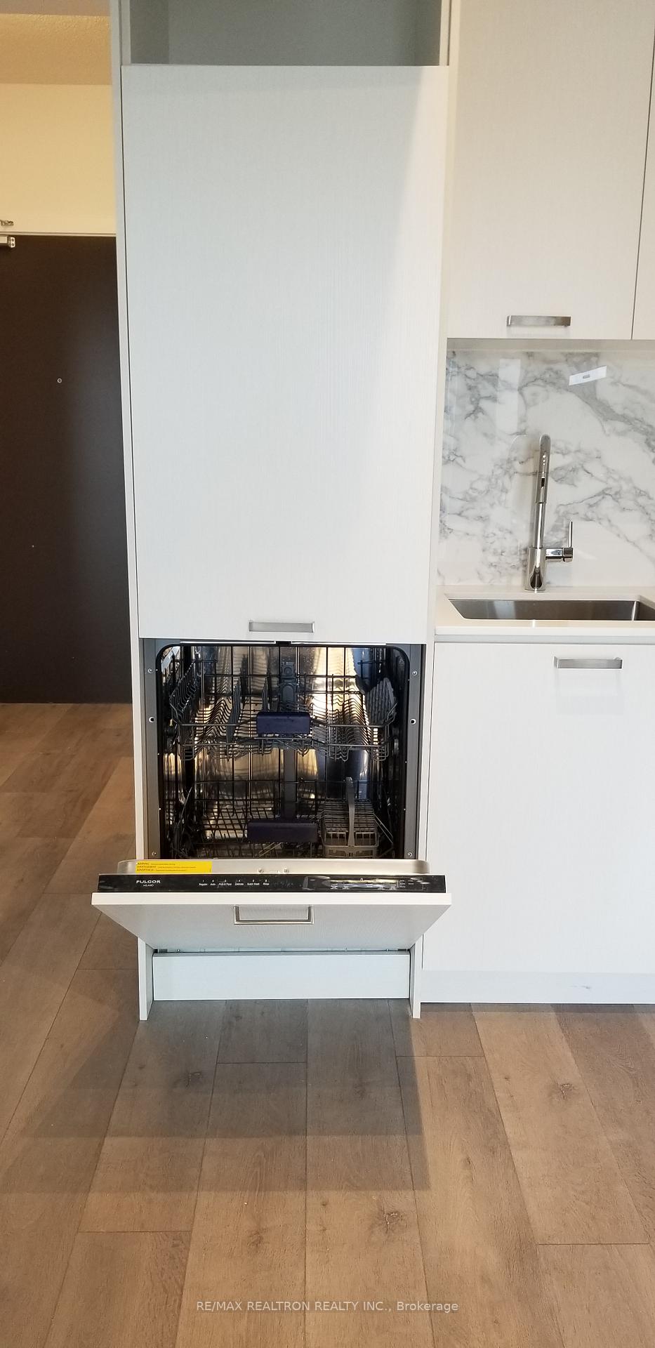 Photo 18 of Unit 1916, 38 Honeycrisp Crescent, Vaughan, Concord — HOMEH