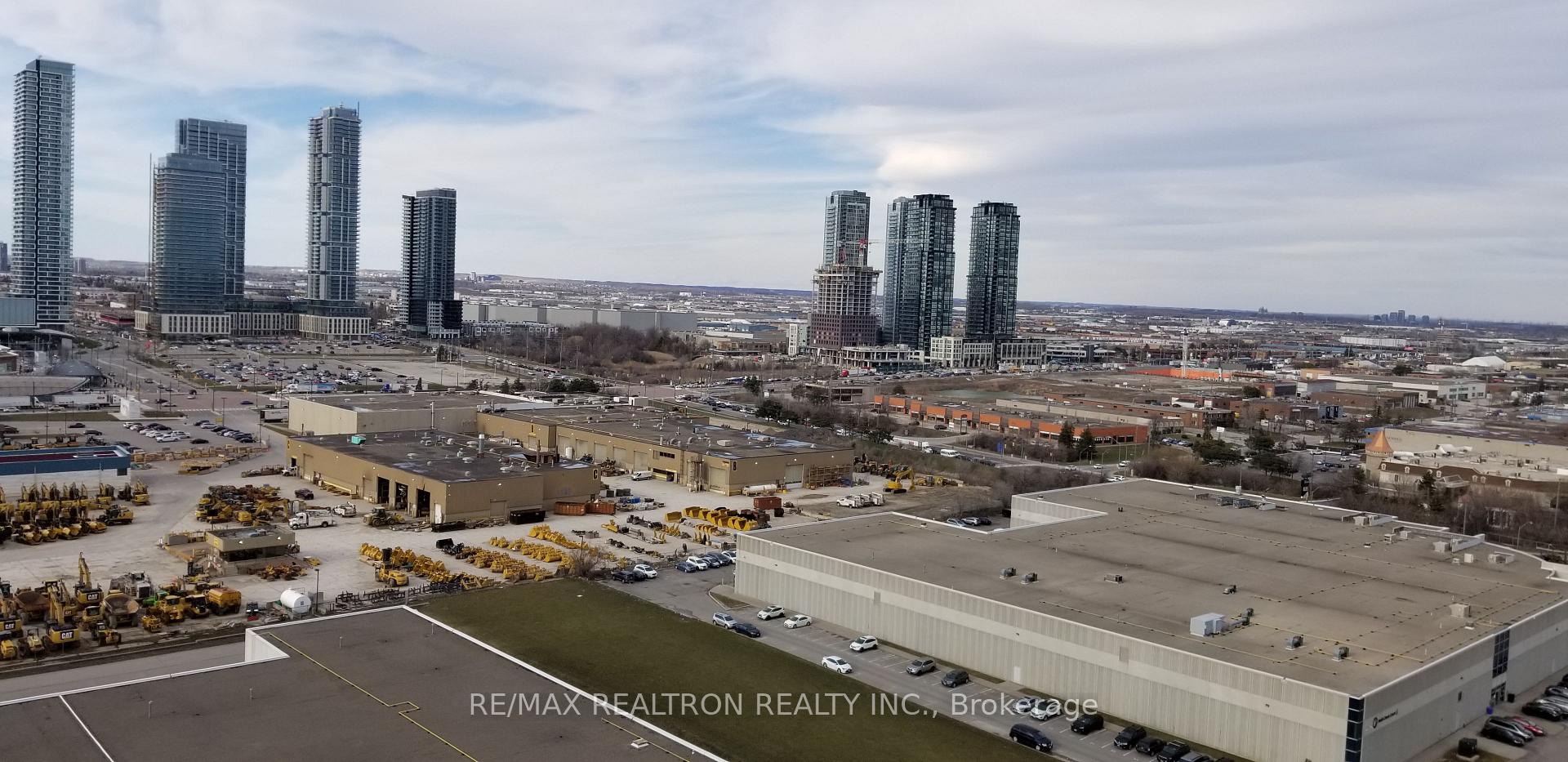 Photo 32 of Unit 1916, 38 Honeycrisp Crescent, Vaughan, Concord — HOMEH