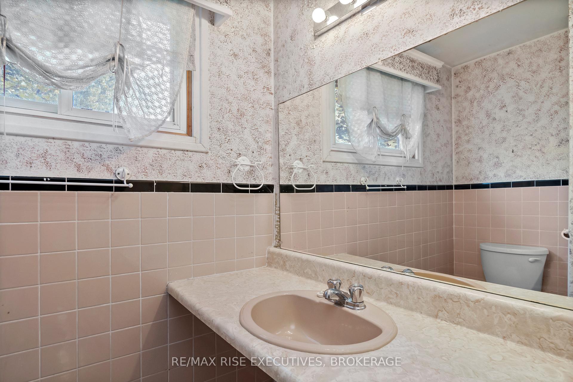 Photo 39 of Unit 8, 258 Queen Mary Road, Kingston, Central City West — HOMEH