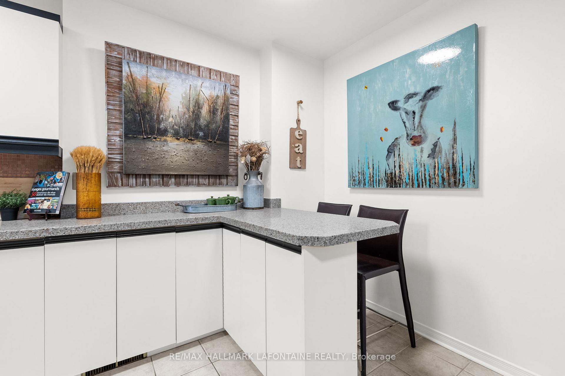 Photo 7 of 125 The Rockery Private, Ottawa, Carson Meadows — HOMEH