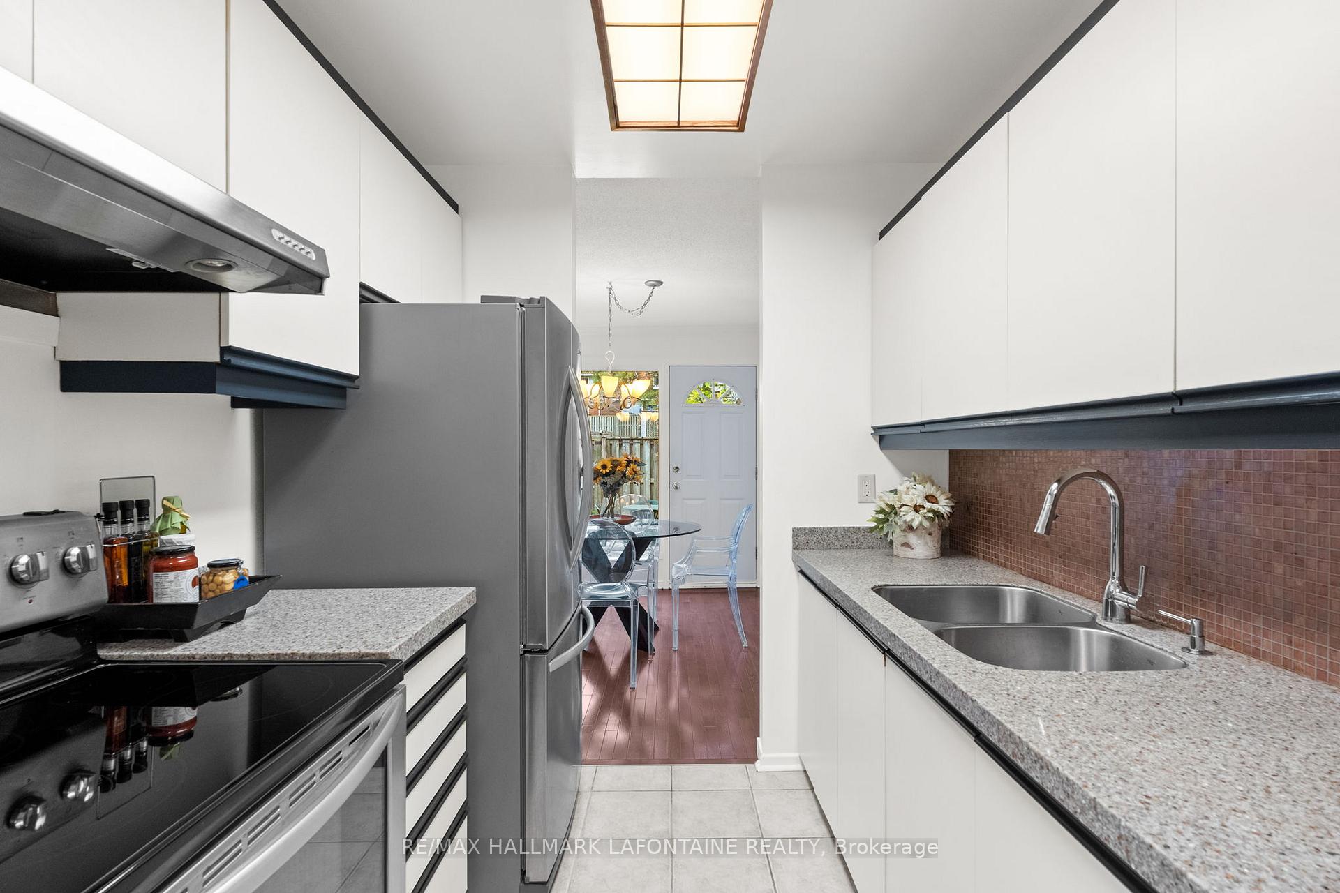 Photo 8 of 125 The Rockery Private, Ottawa, Carson Meadows — HOMEH