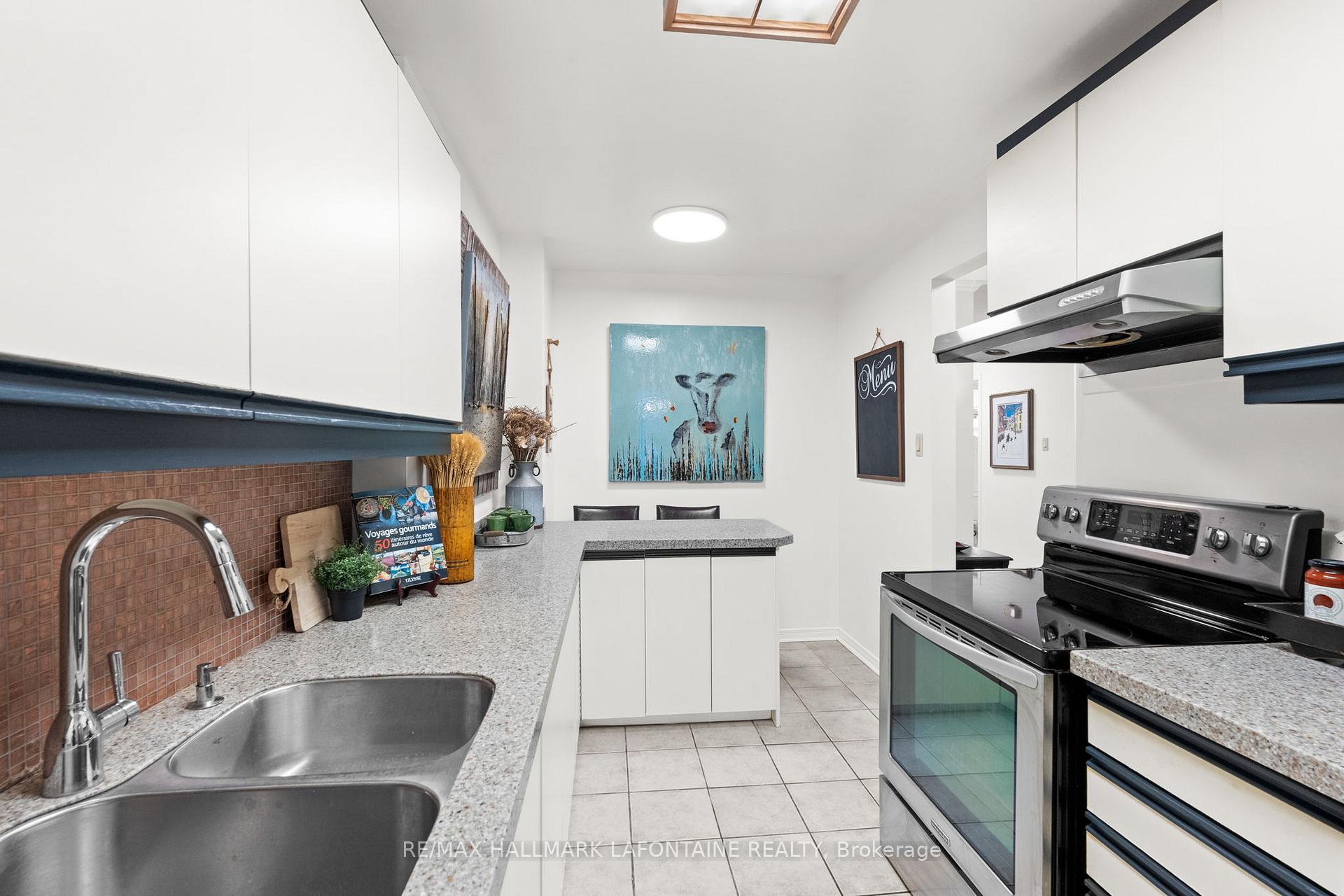 Photo 9 of 125 The Rockery Private, Ottawa, Carson Meadows — HOMEH