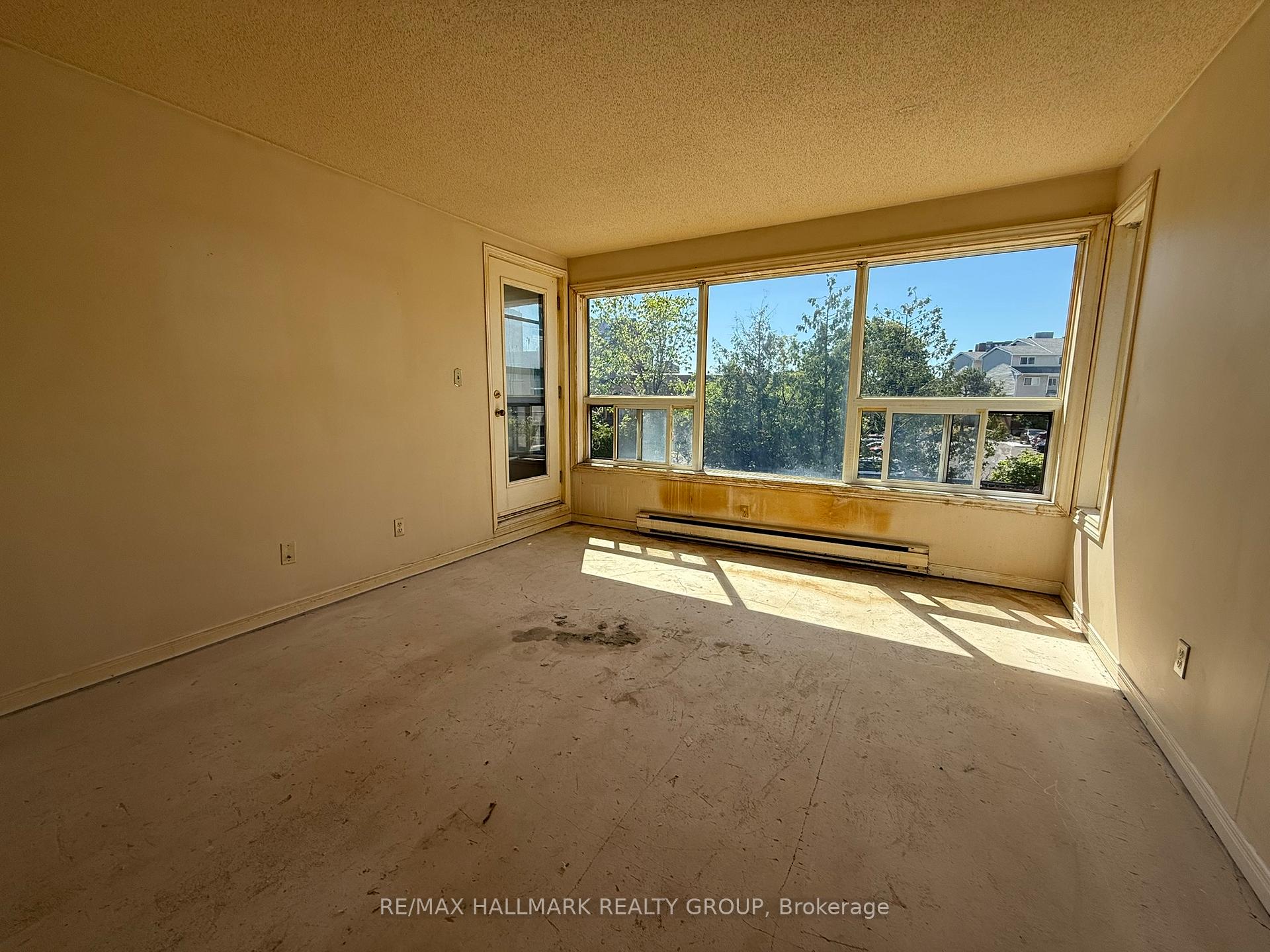 Photo 4 of Unit 202, 1490 Heron Road, Ottawa, Heron Gate — HOMEH