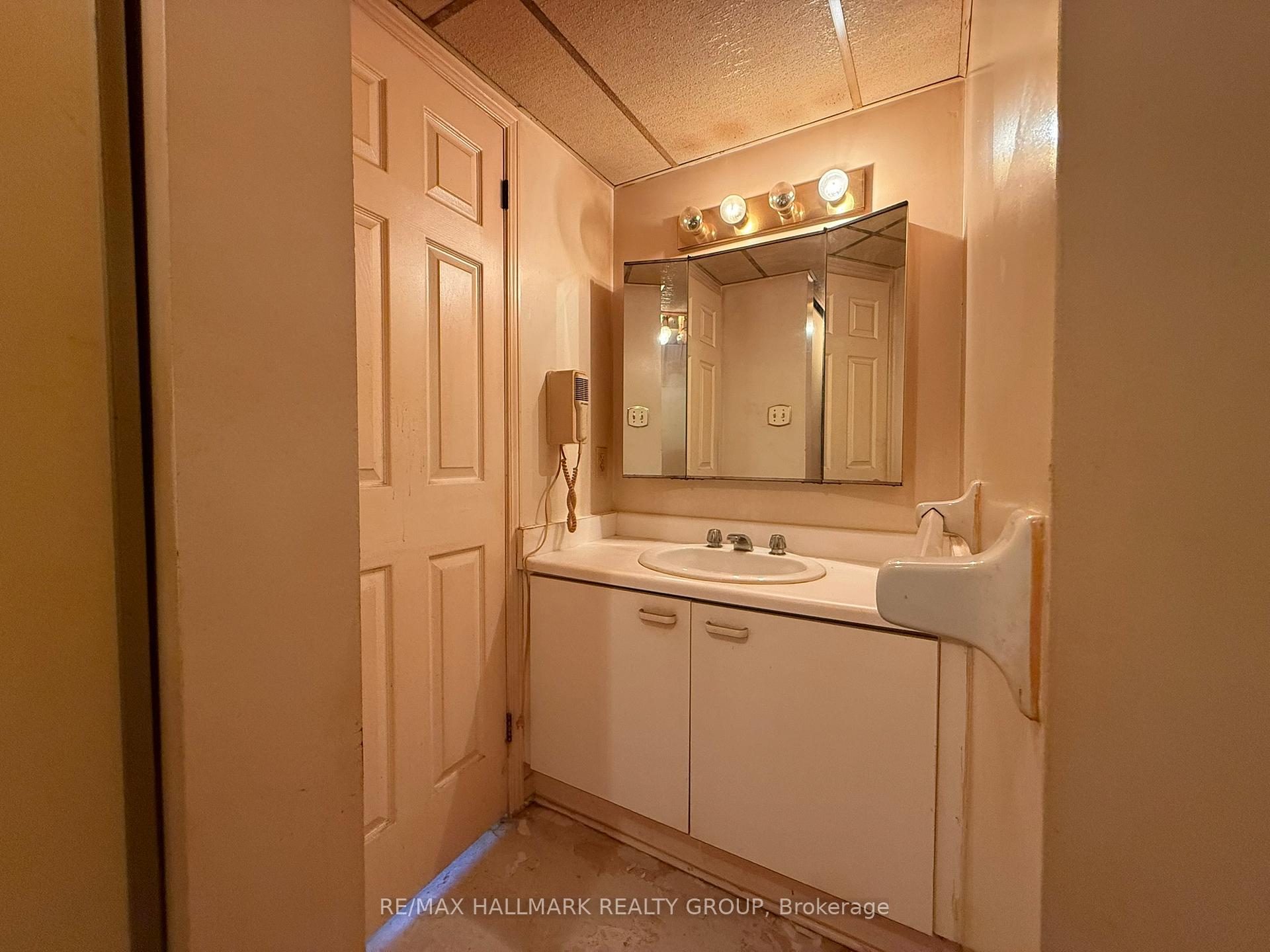 Photo 10 of Unit 202, 1490 Heron Road, Ottawa, Heron Gate — HOMEH
