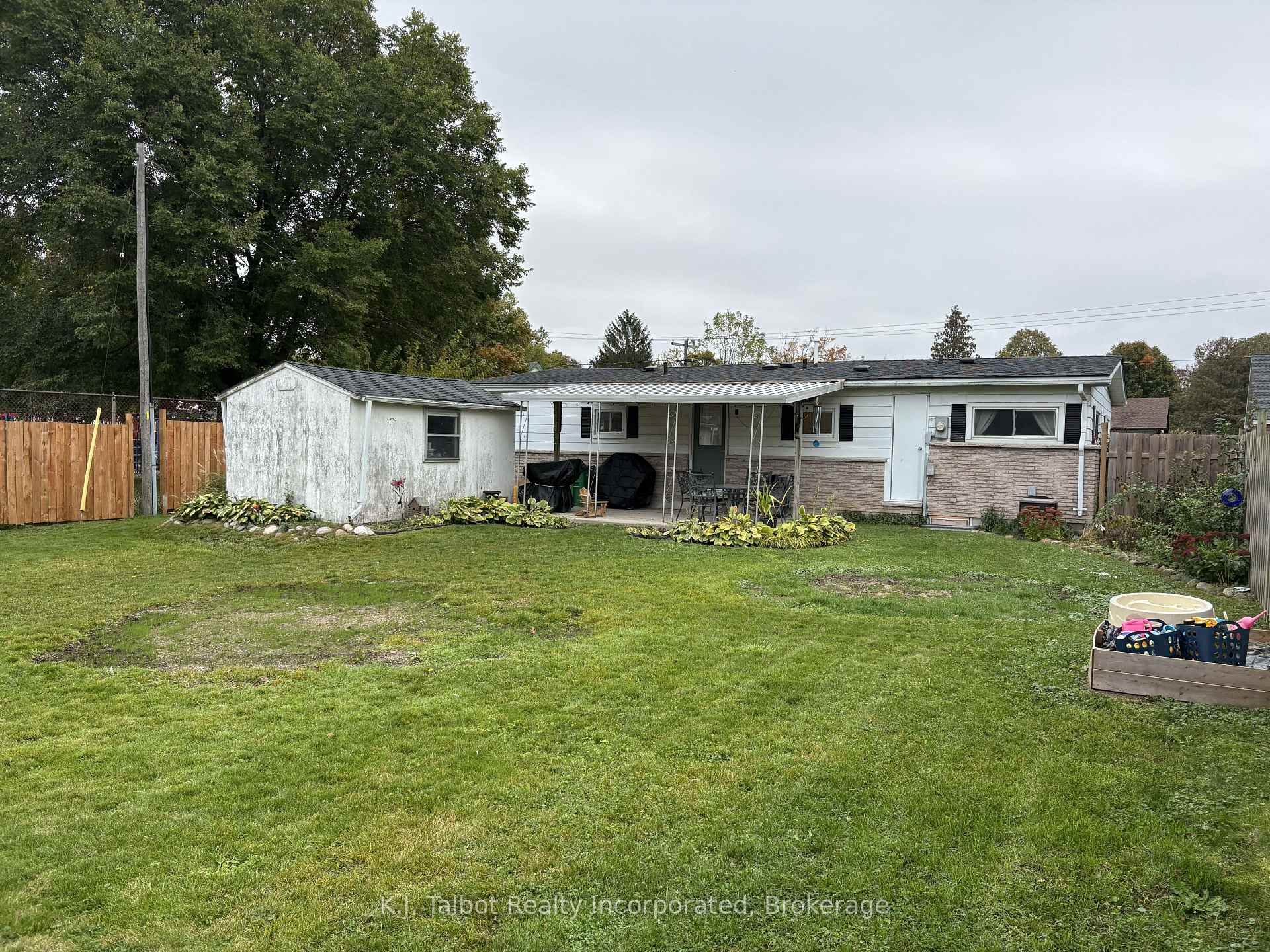 Photo 3 of 190 South Street, Goderich, Goderich (Town) — HOMEH