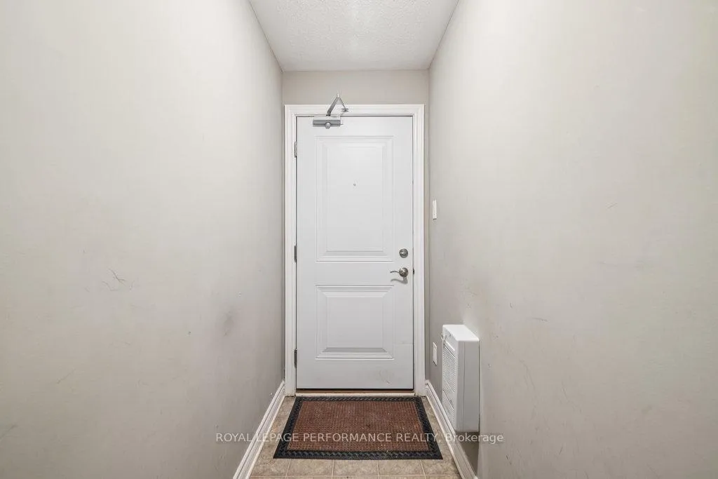 Photo 5 of Unit 8, 474 Clearbrook Drive, Ottawa, Barrhaven - Strandherd — HOMEH