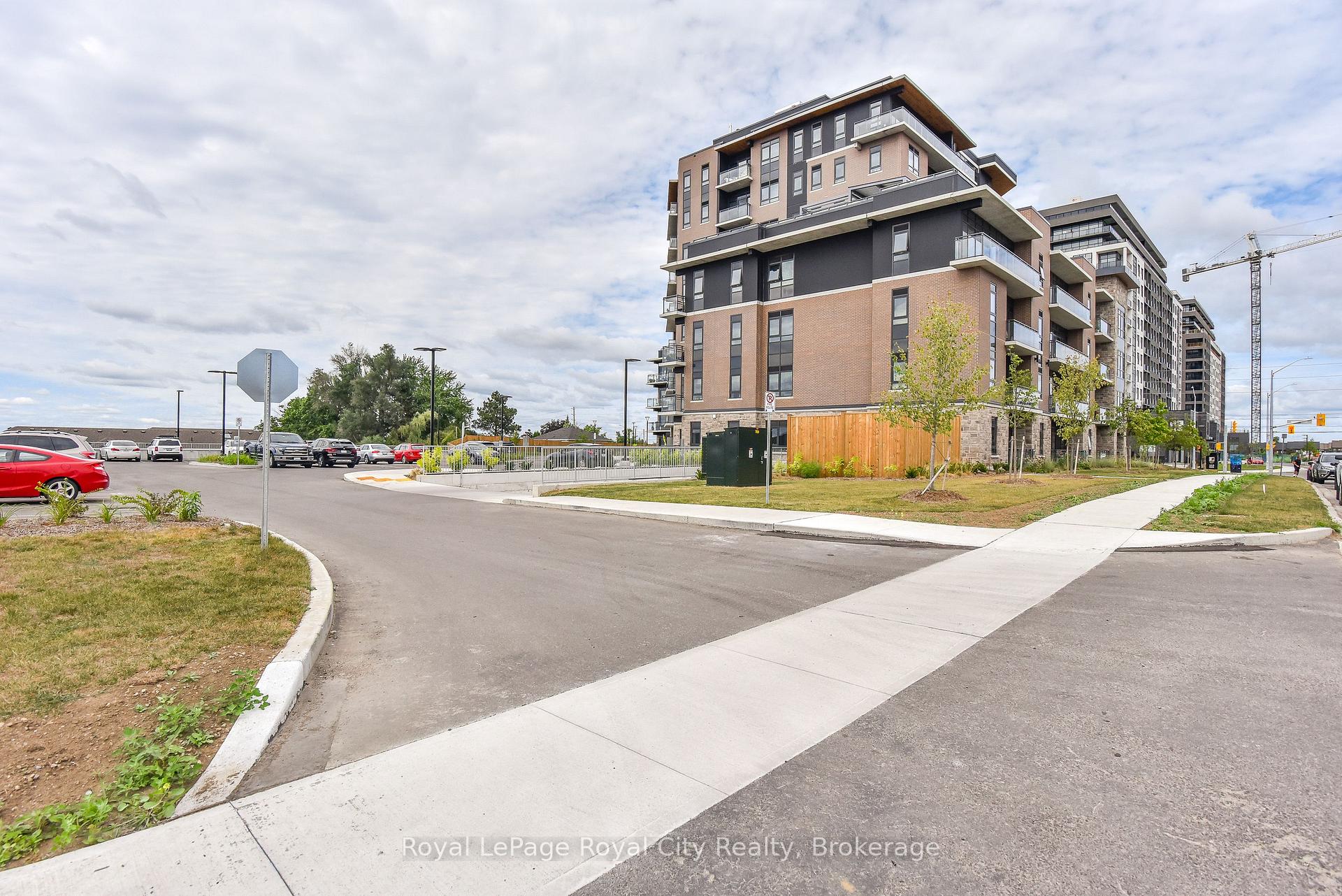Photo 25 of Unit 312, 332 Gosling Gardens, Guelph, Clairfields/Hanlon Business Park — HOMEH